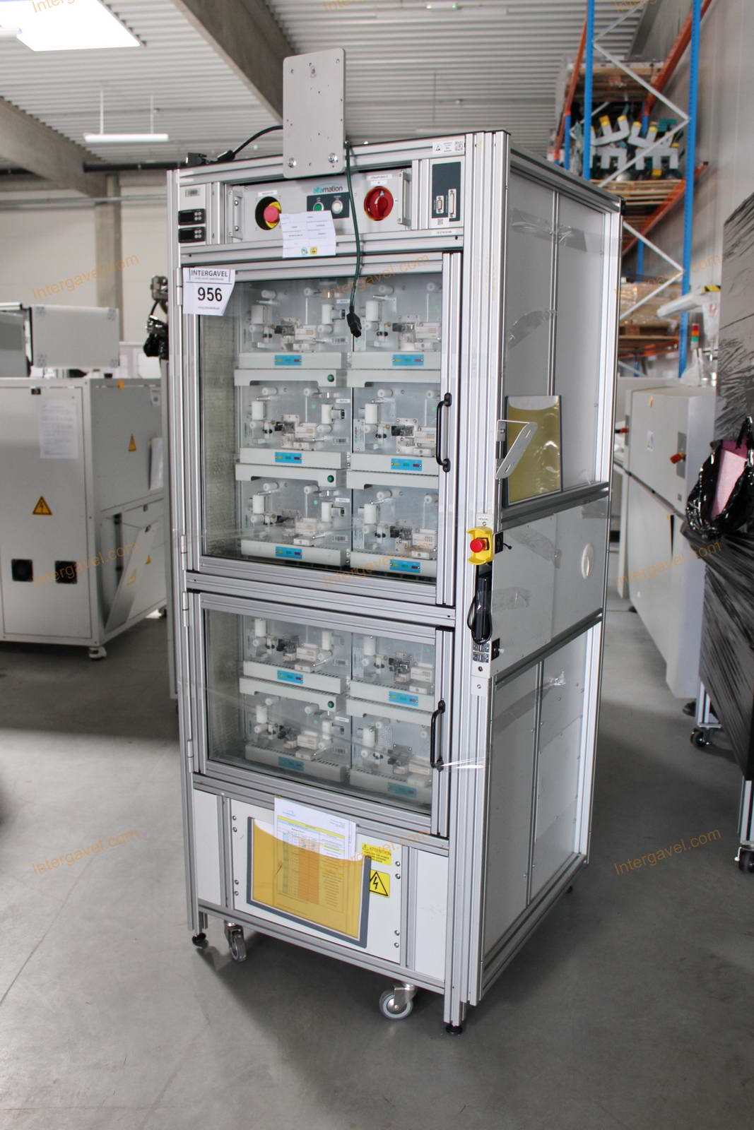 Bontott teszt szekrény