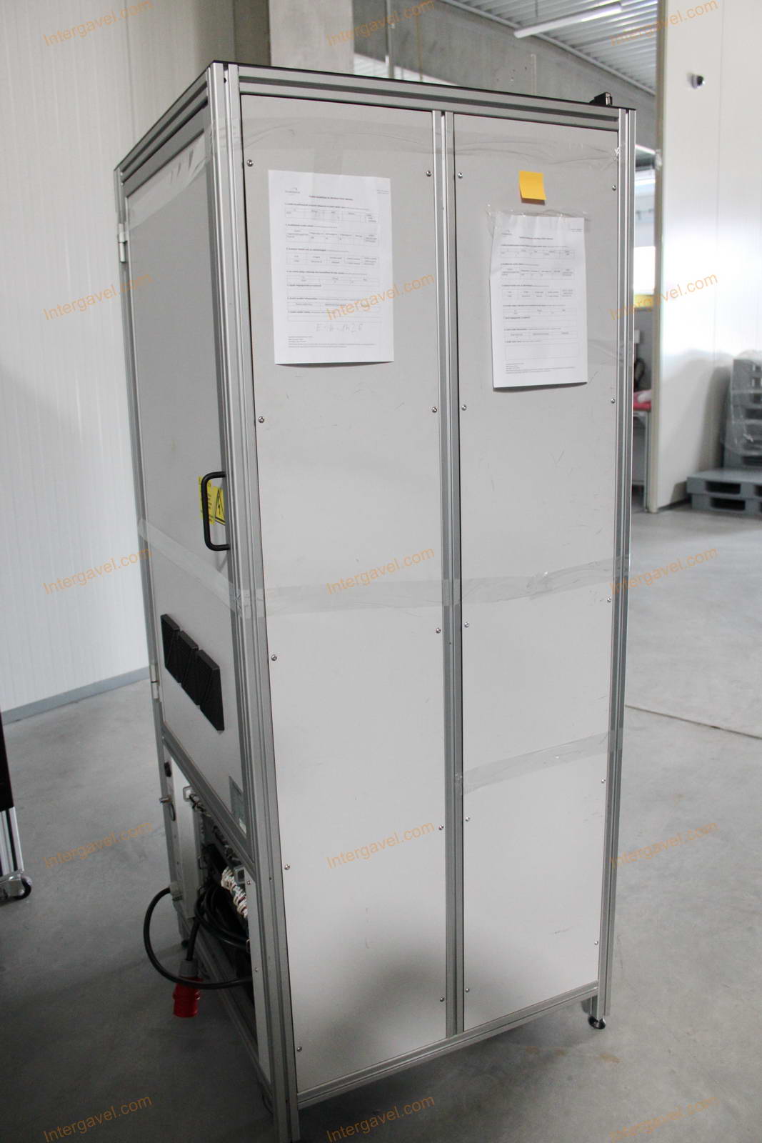 Bontott teszt szekrény 2