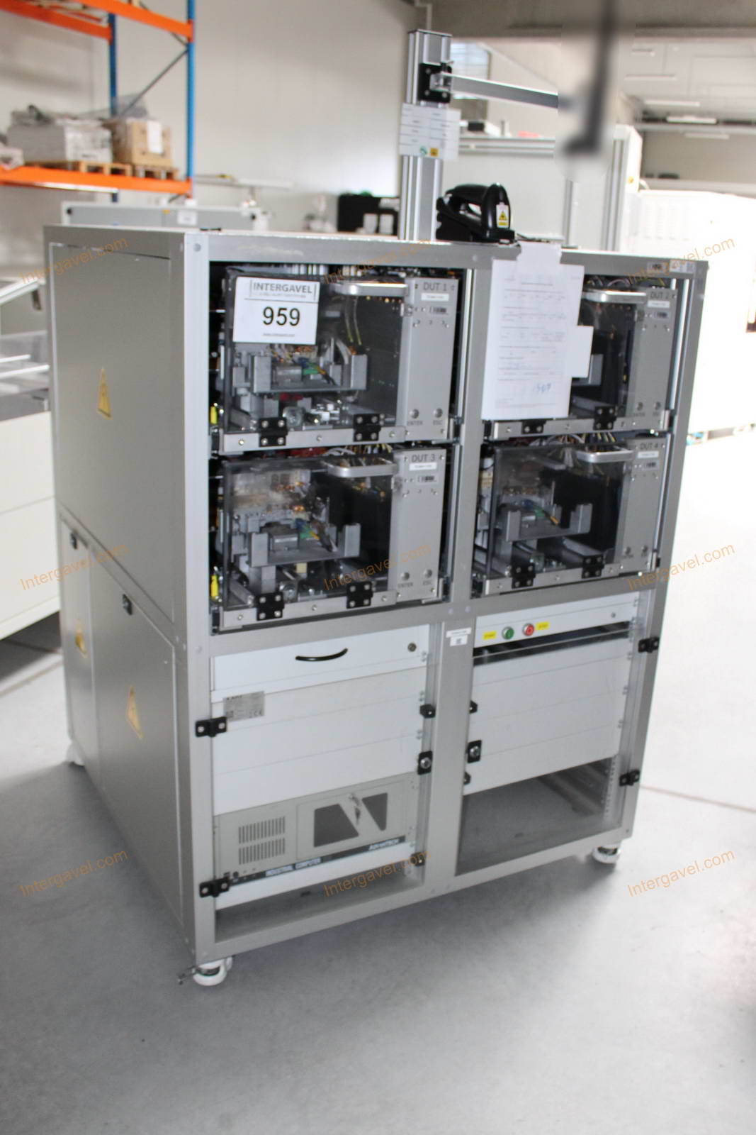 Bontott teszt szekrény