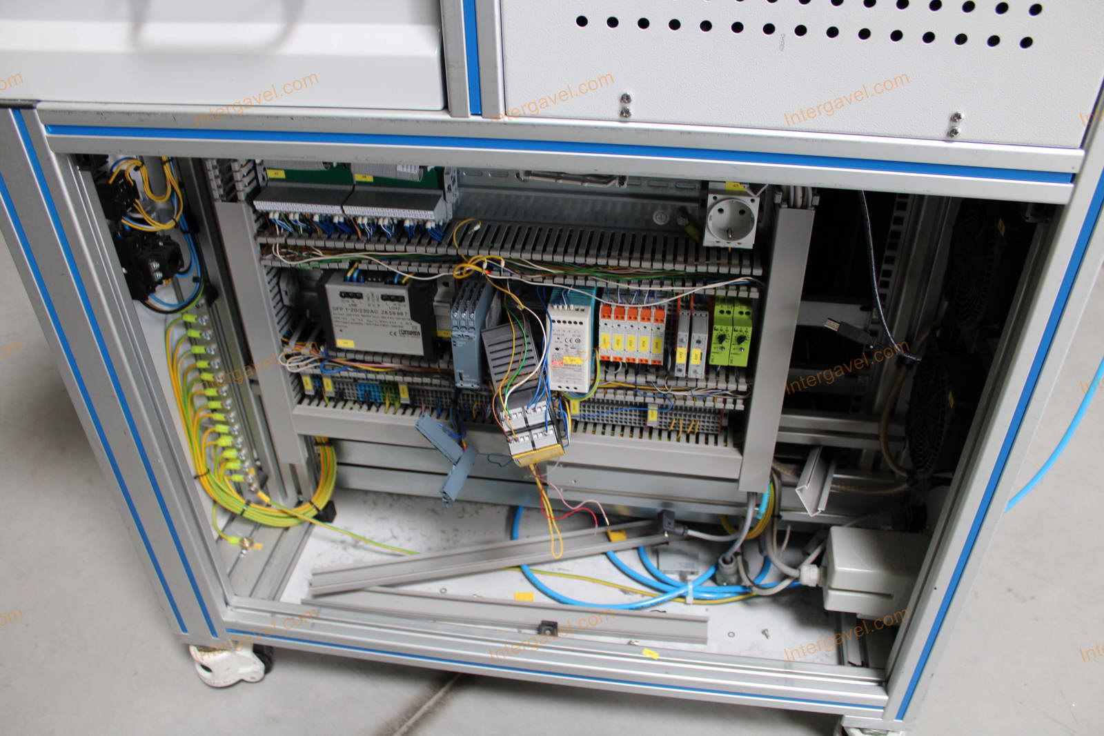 Bontott teszt szekrény 11