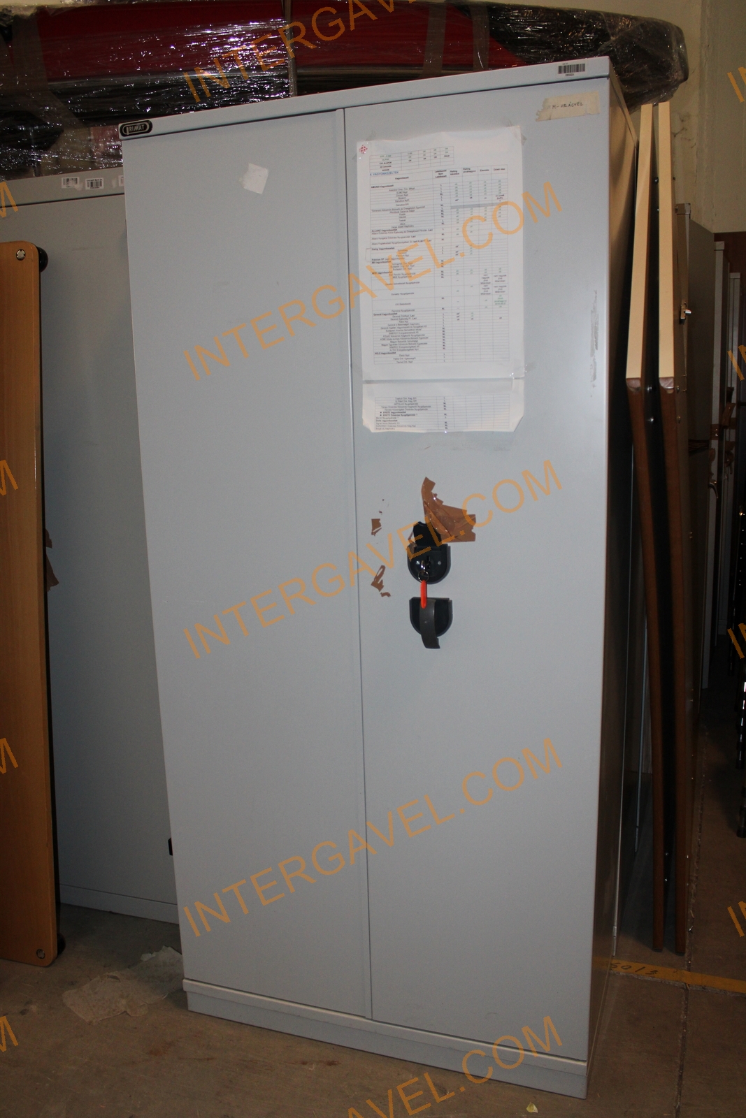 Fém szekrény (RIMAT) 2