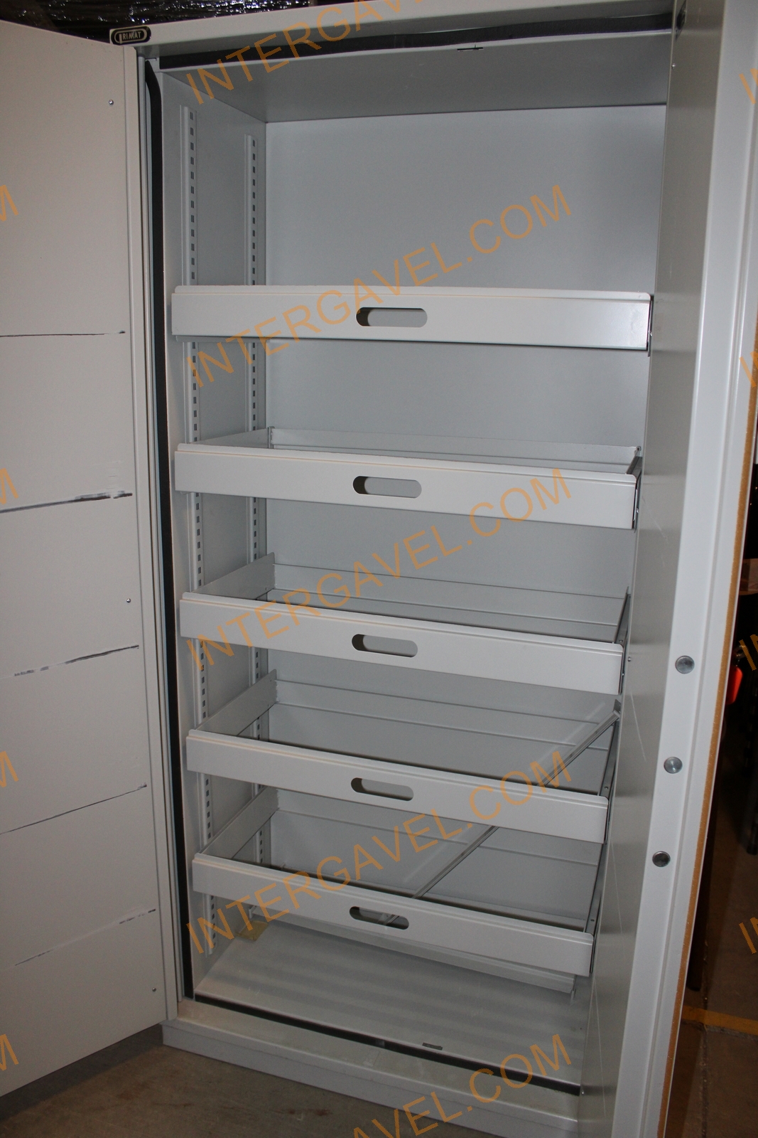 Fém szekrény (RIMAT) 4