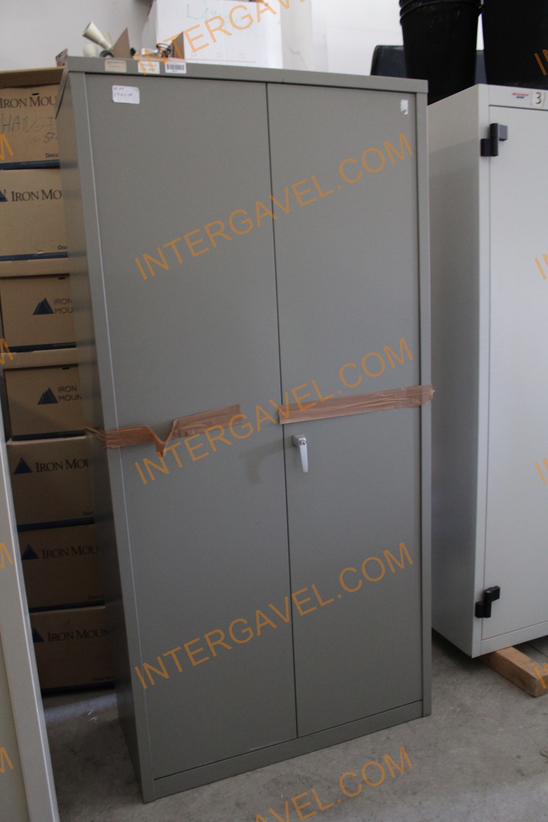 Fém szekrény (sötétszürke)