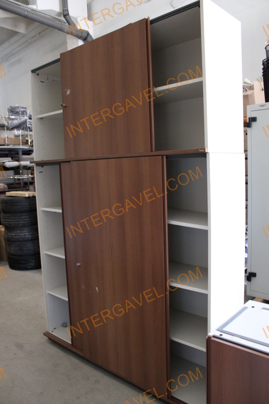 Polcos szekrény (tolóajtós-barna)