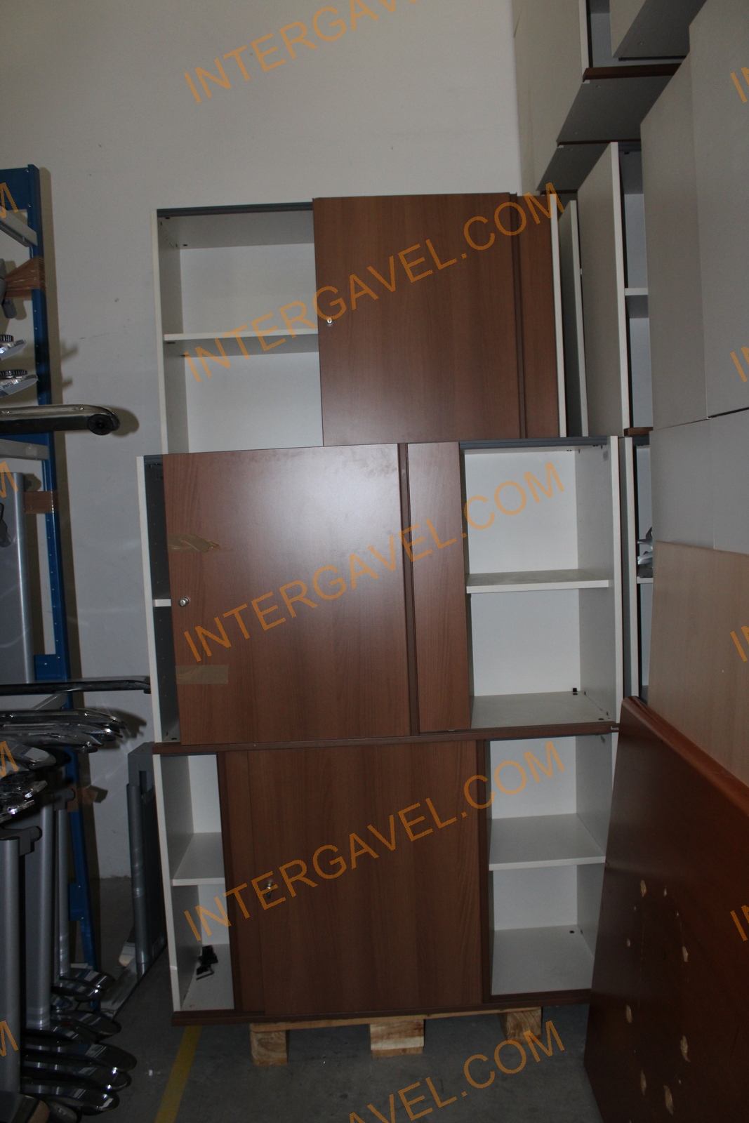 Polcos szekrény (tolóajtós-barna) 4