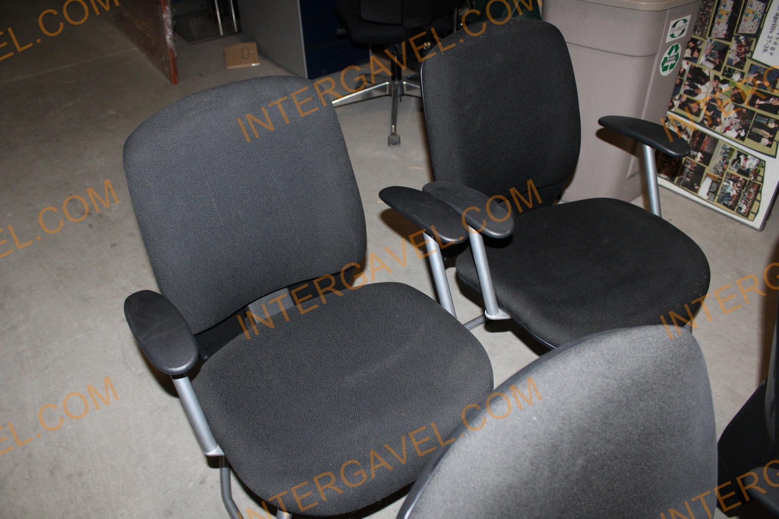 Tárgyalószék (fekete-szánkótalpas) 2