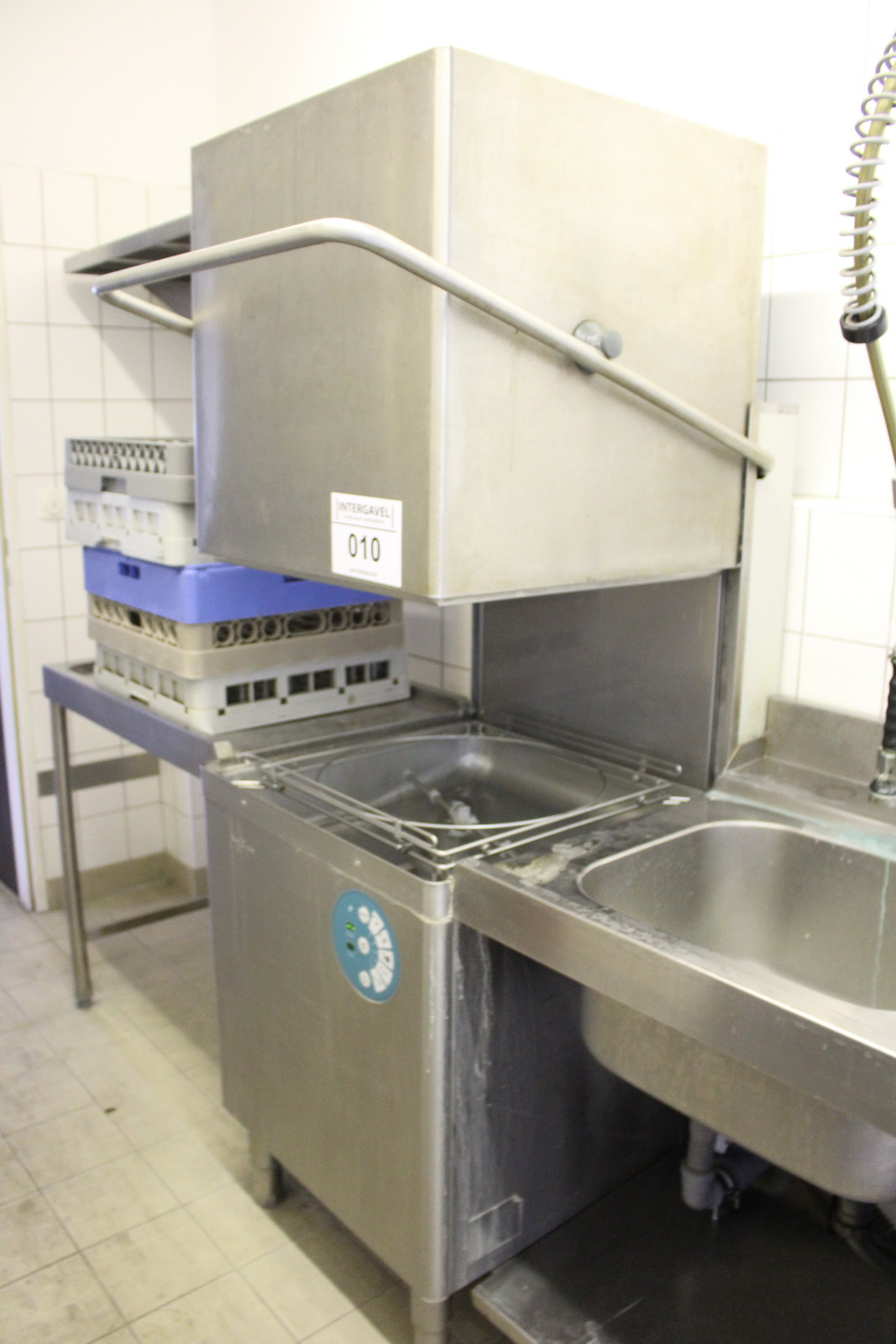 Mosogatógép befutó- és kifutó asztallal 2