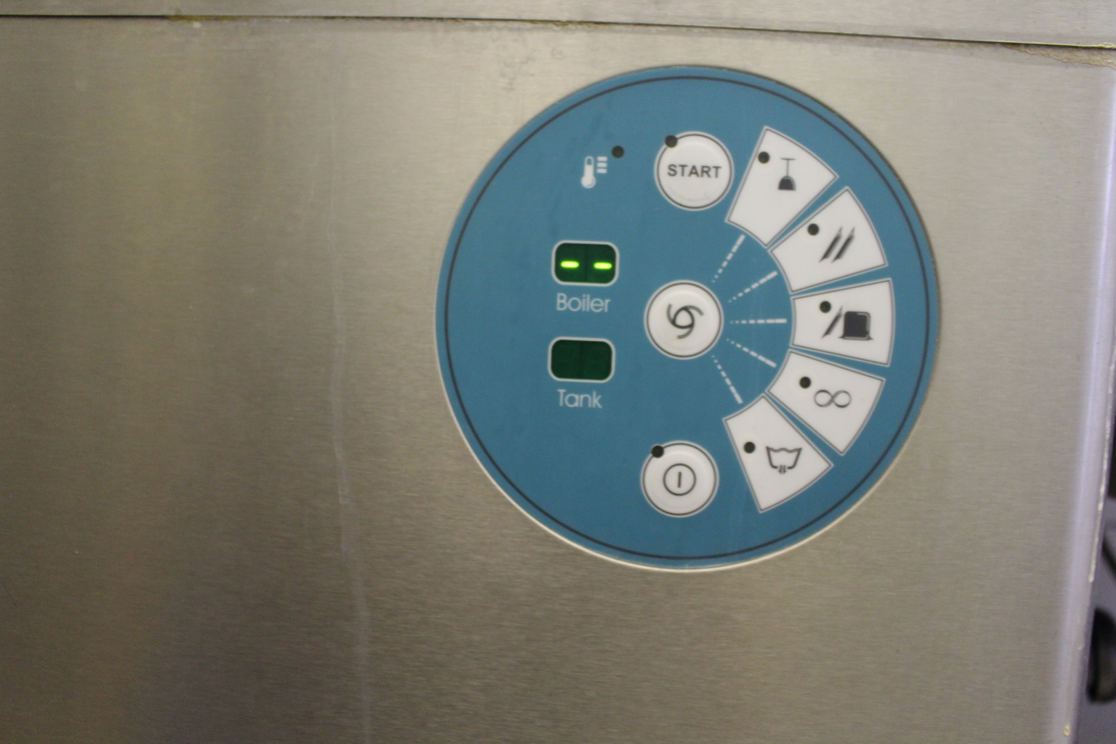 Mosogatógép befutó- és kifutó asztallal 4