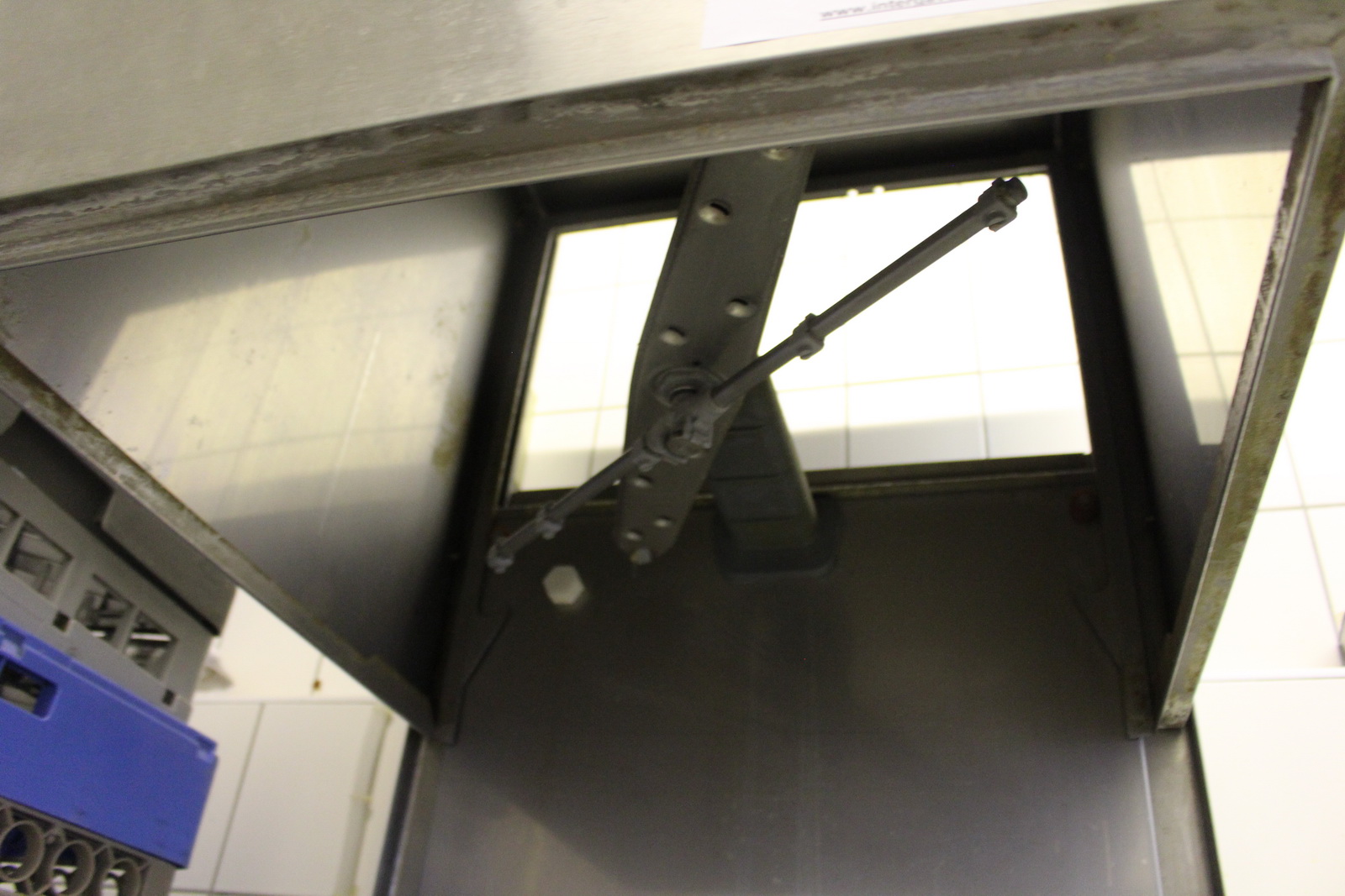 Mosogatógép befutó- és kifutó asztallal 6