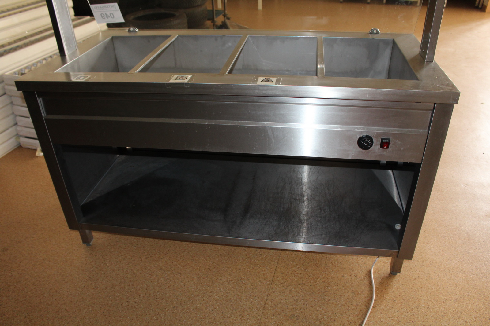 Melegentartó pult 2