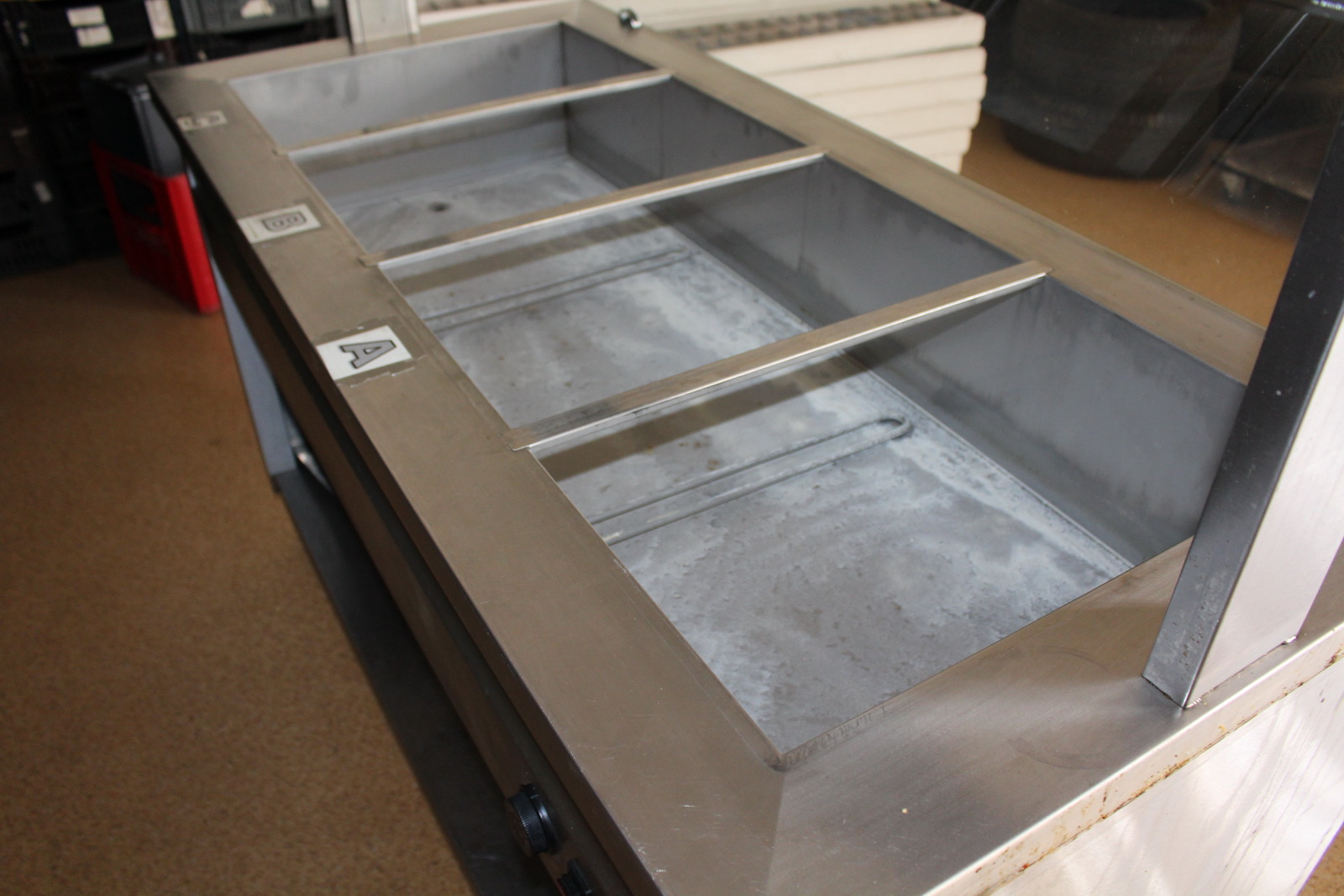 Melegentartó pult 3