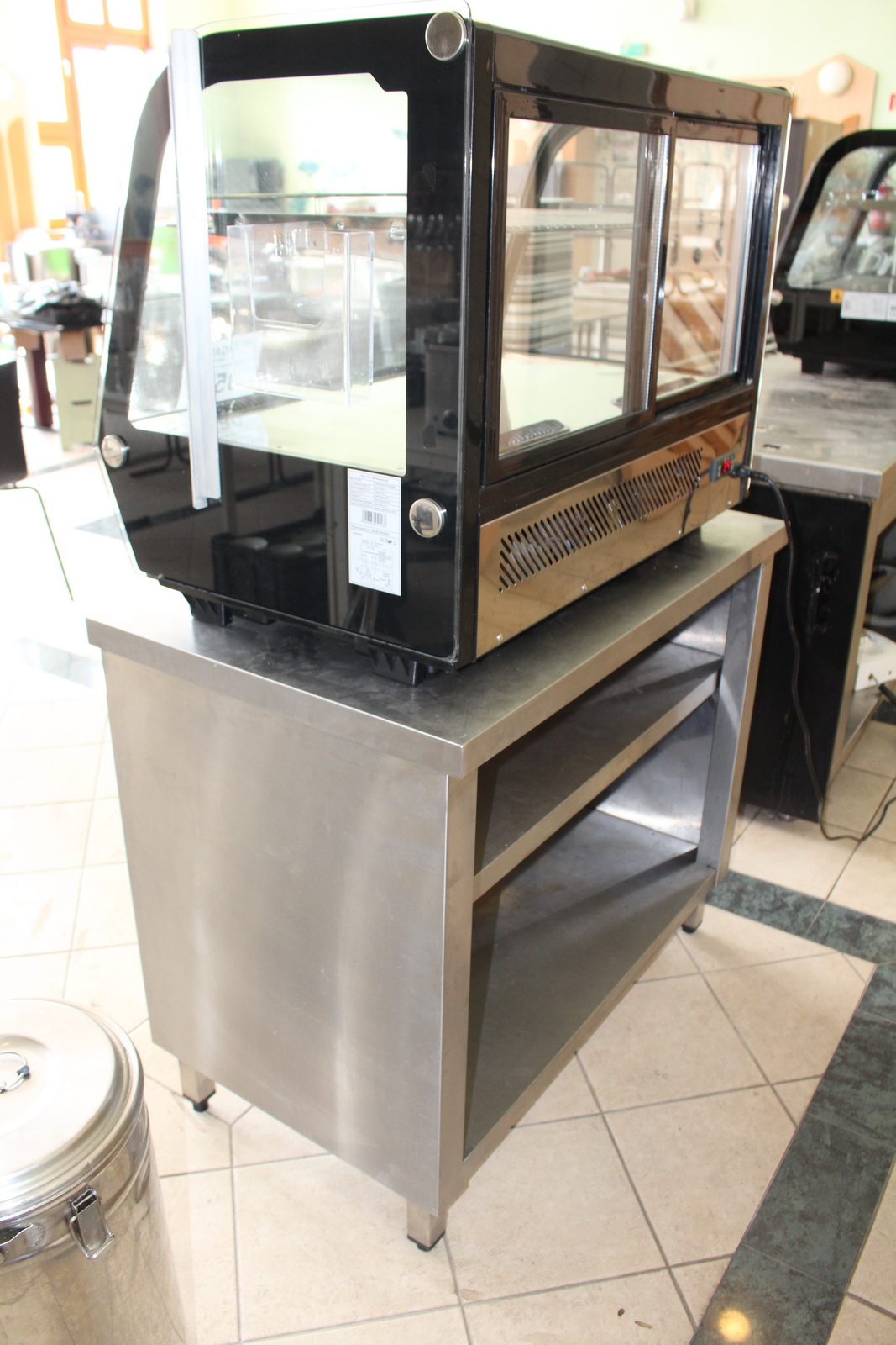 Munkapult és hűtő 3