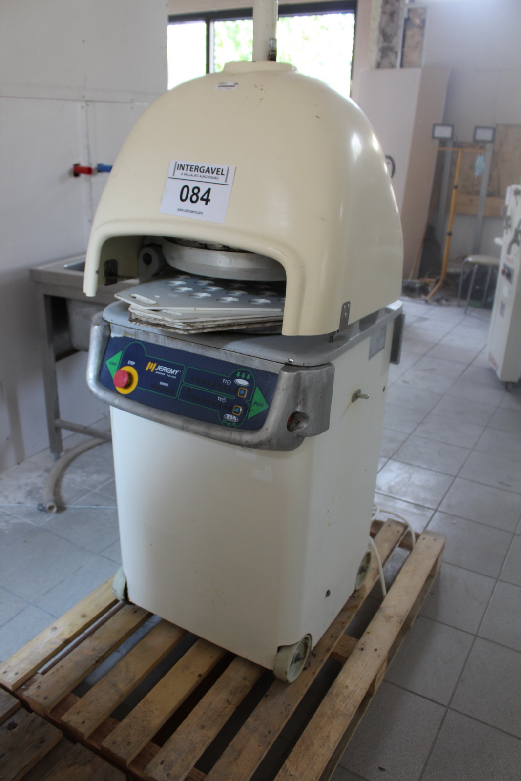 Osztó gömbölyítő