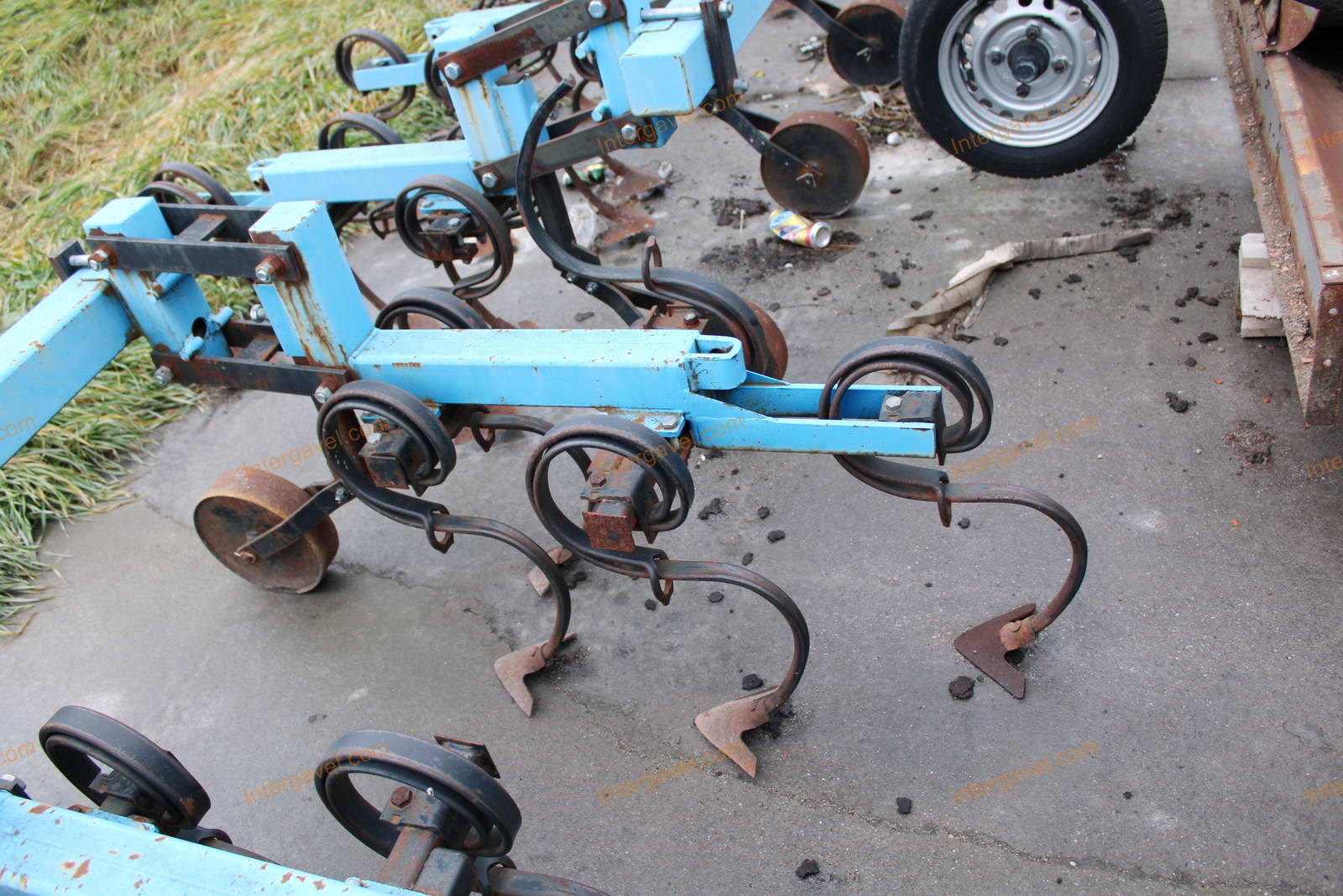 Sorközművelő kultivátor 12