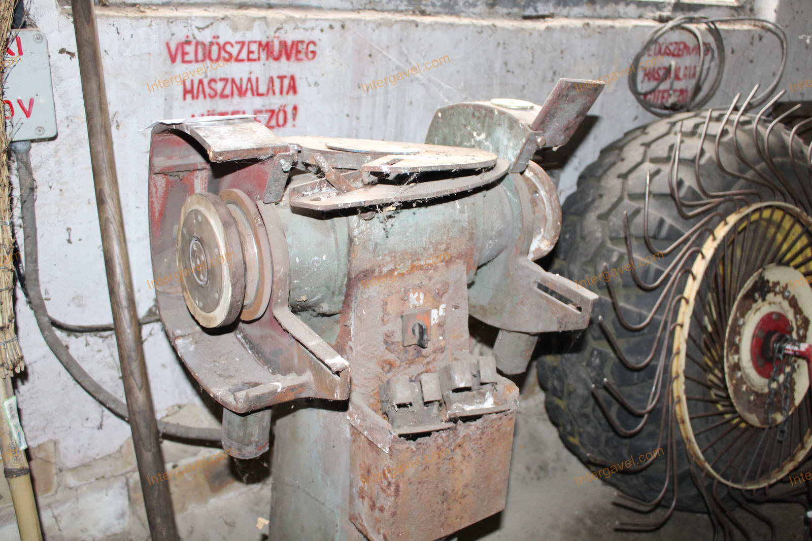 Állványos köszörű 2