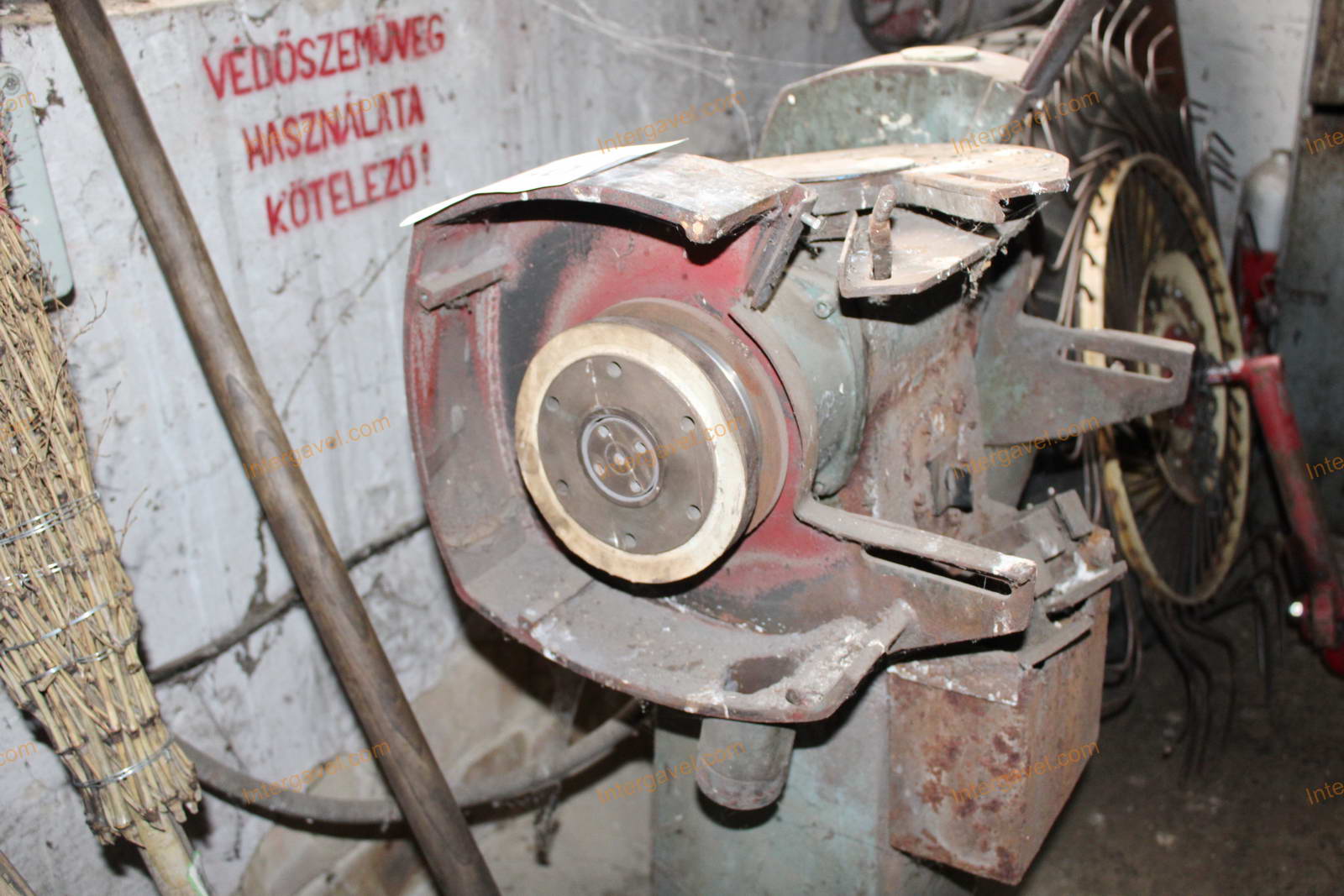 Állványos köszörű 3