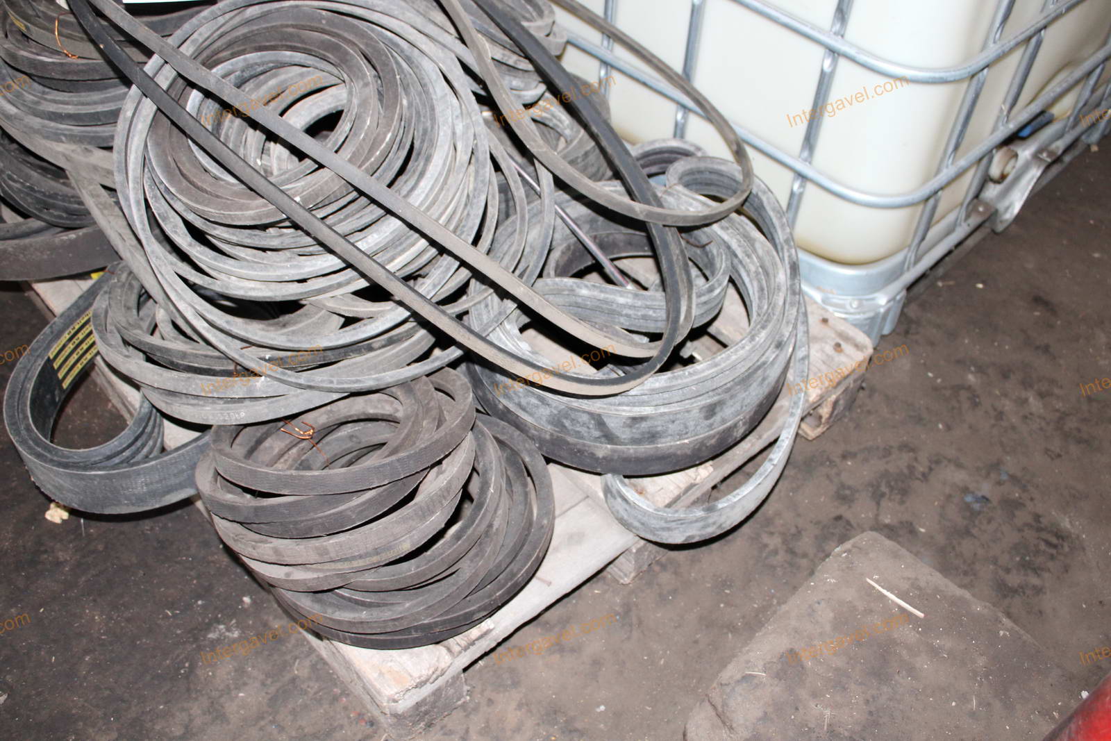 Vegyes alkatrészek - szíjak 2