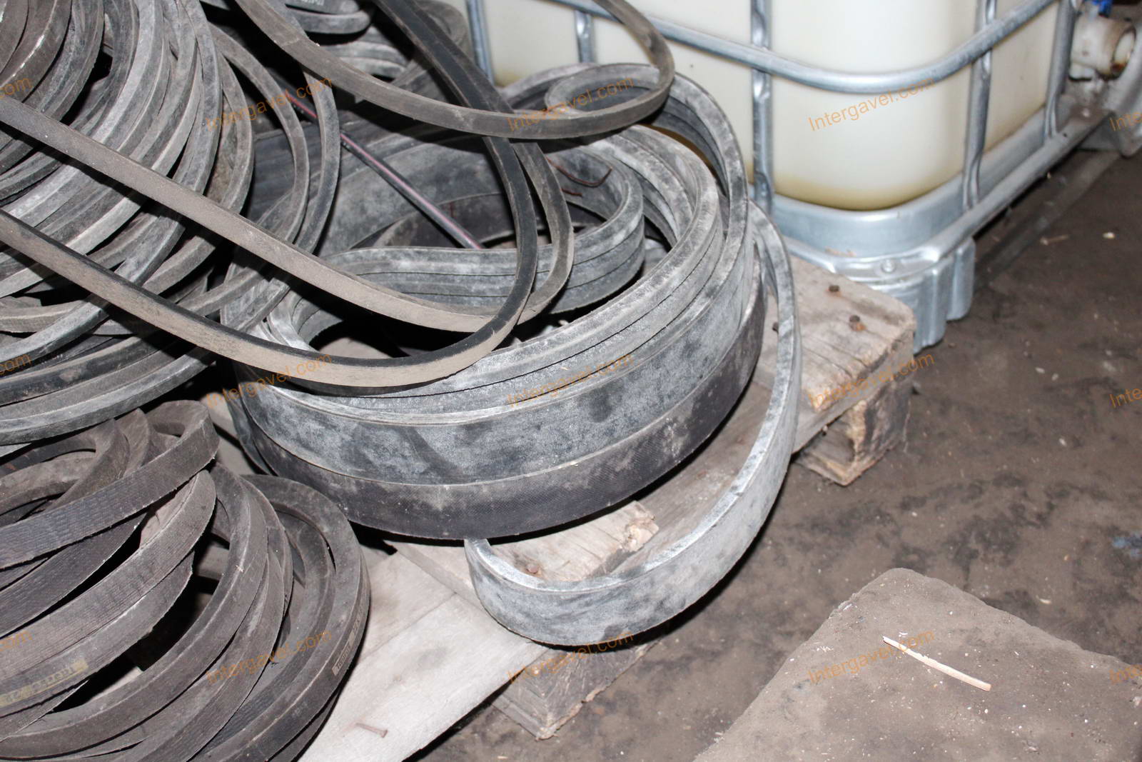 Vegyes alkatrészek - szíjak 3