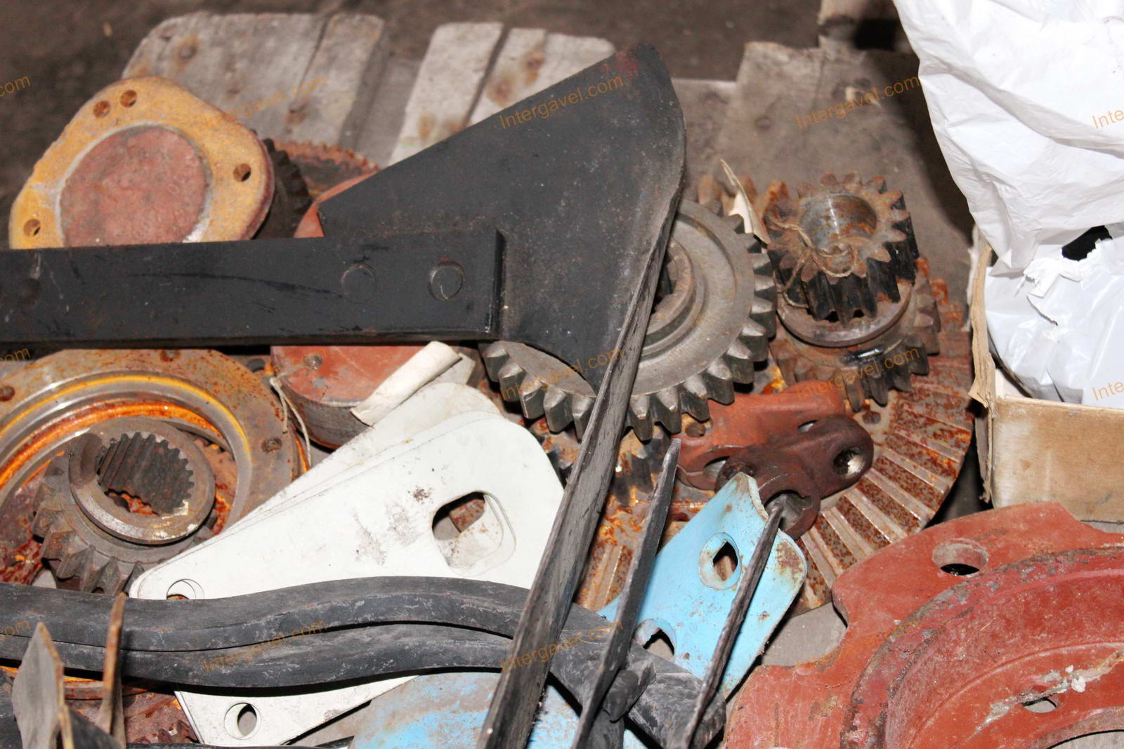 Vegyes alkatrészek 6