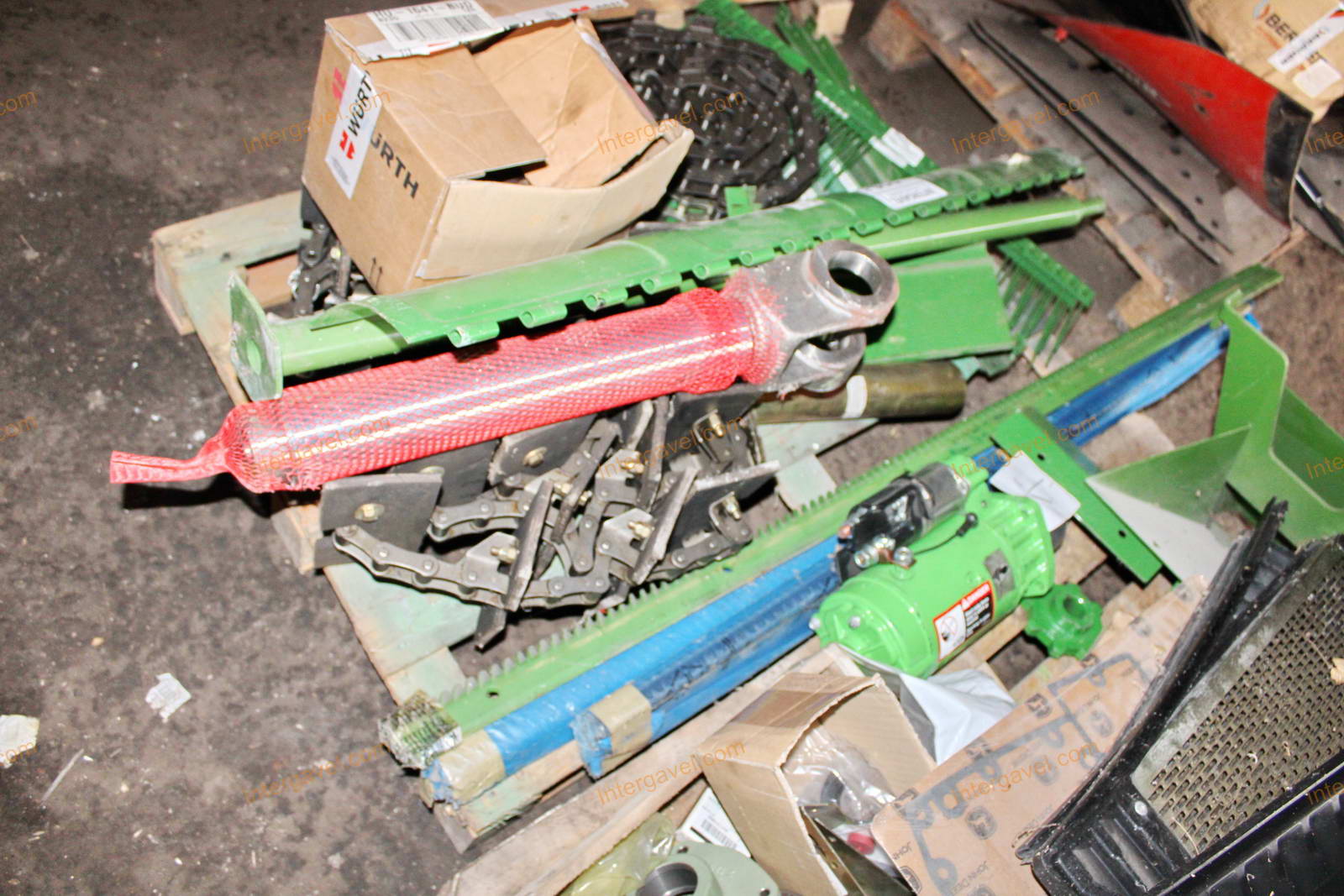 Vegyes alkatrészek 8