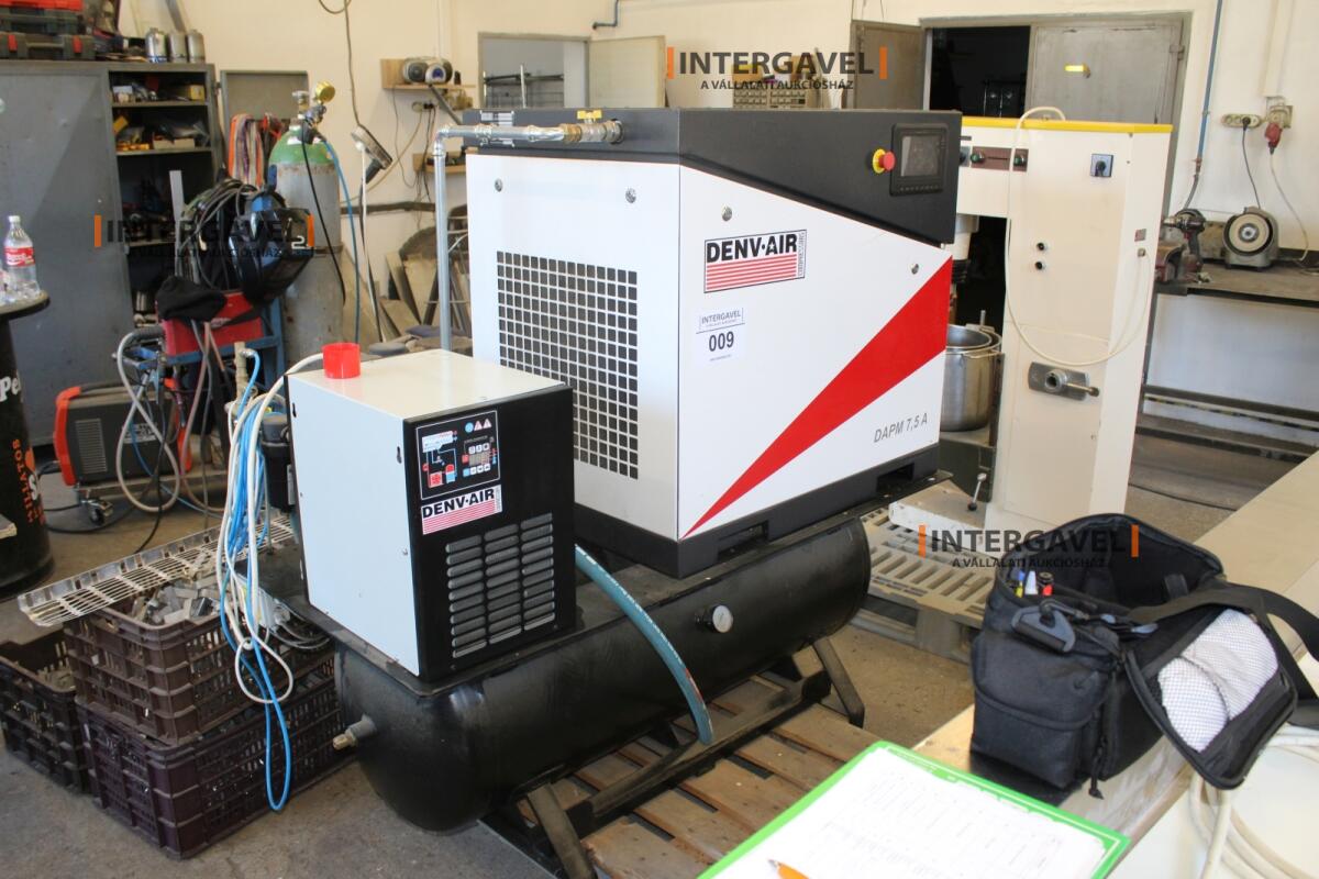 Csavarkompresszor levegő tartállyal légszárítóval 2