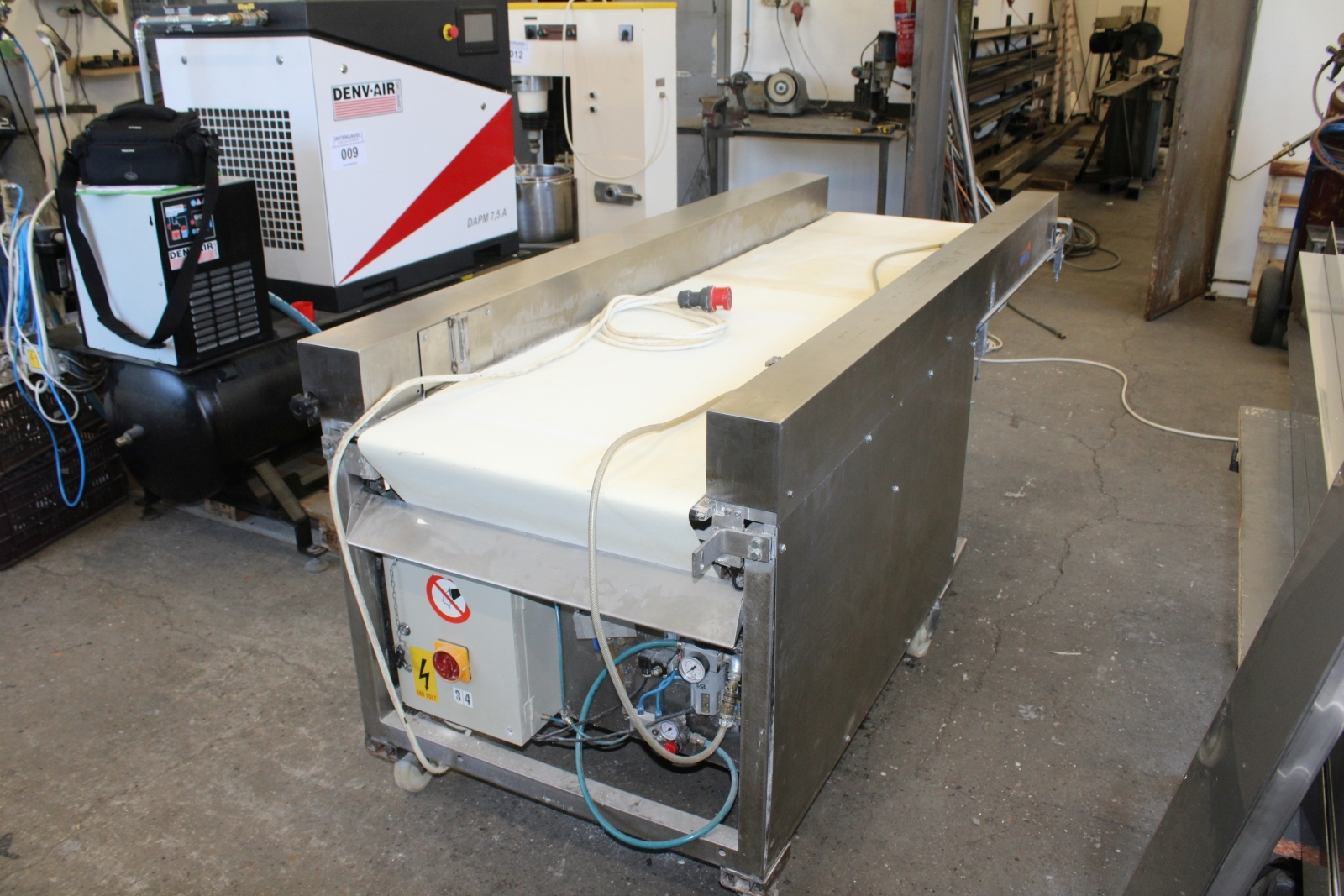 Fánk tálcázógép 2