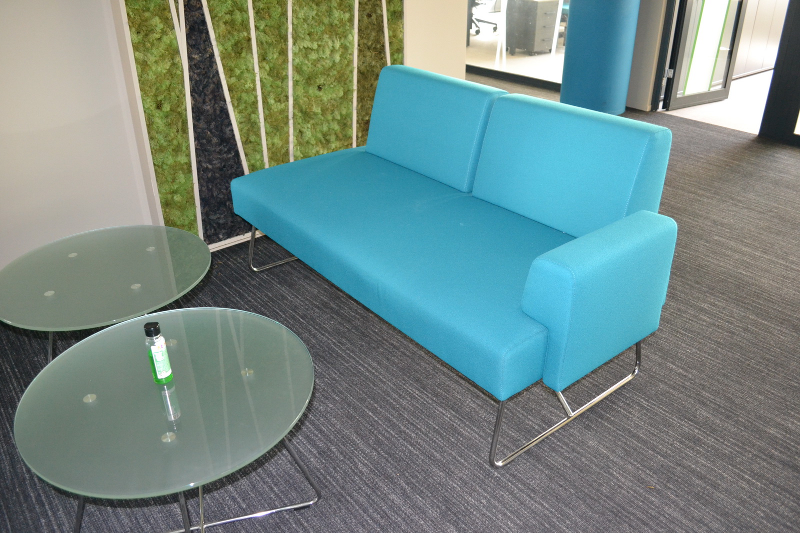 Kanapé és asztalok 2