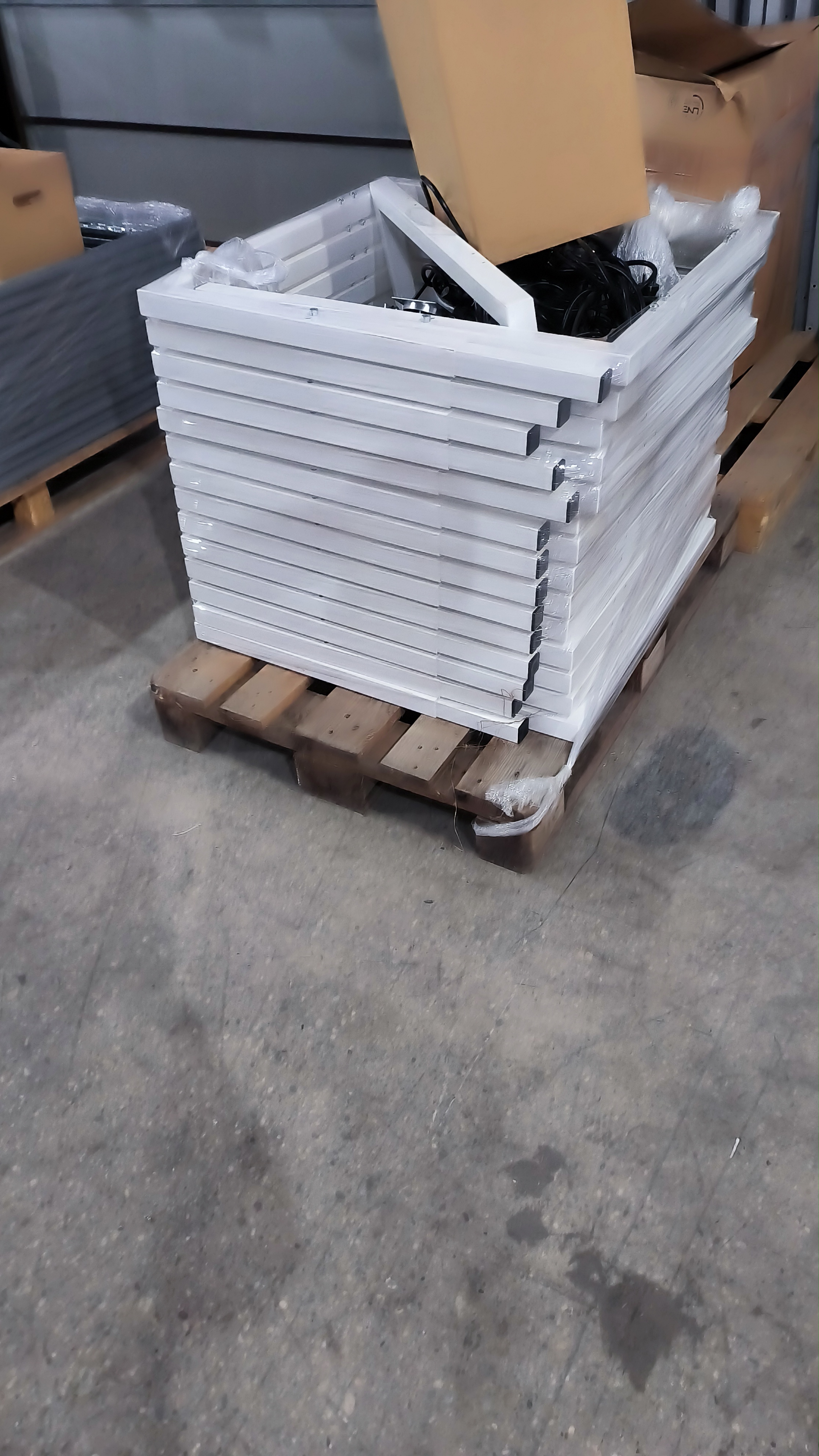 Íróasztal (fehér lábú) 4