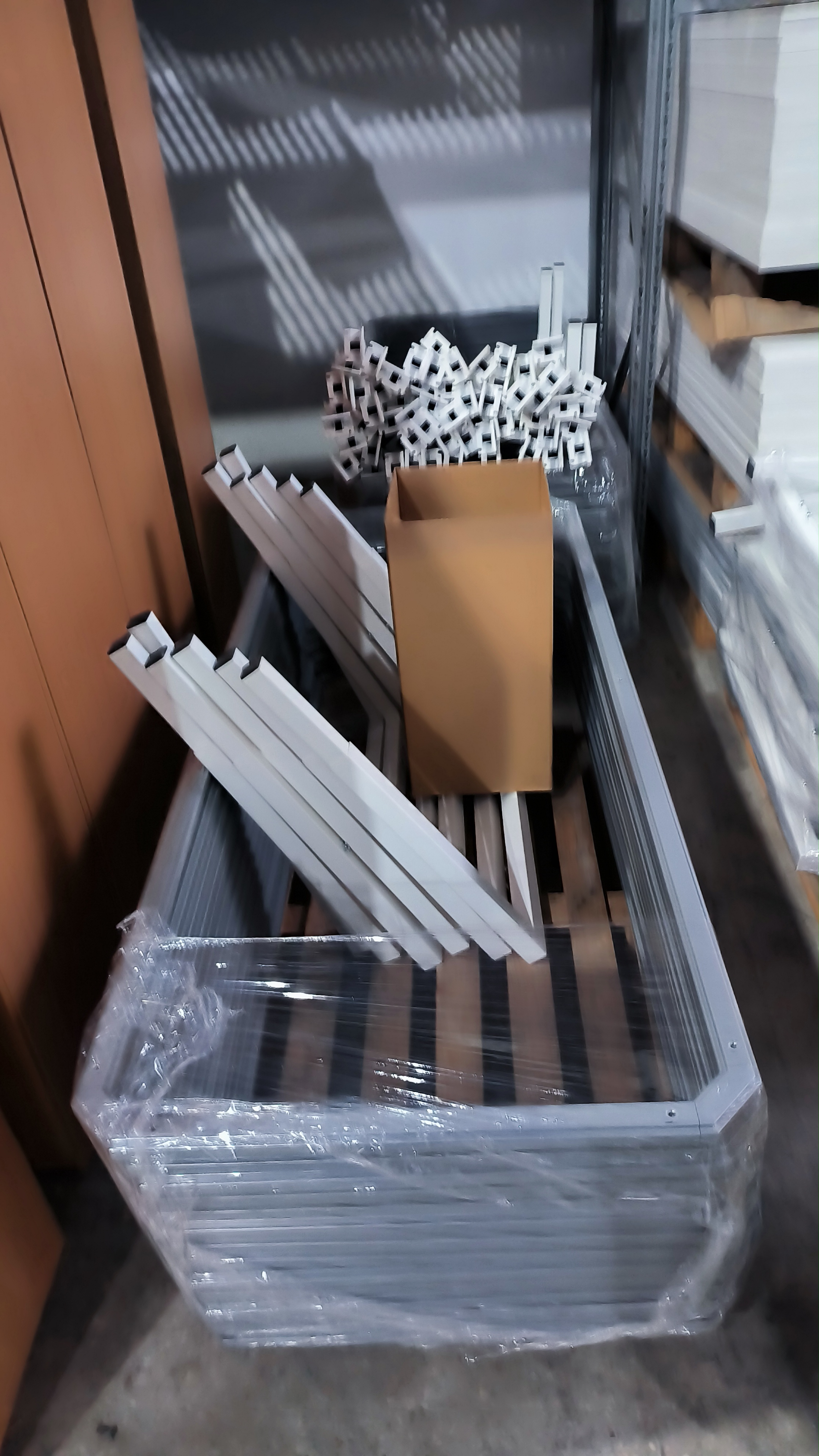 Íróasztal (szürke lábú) 4