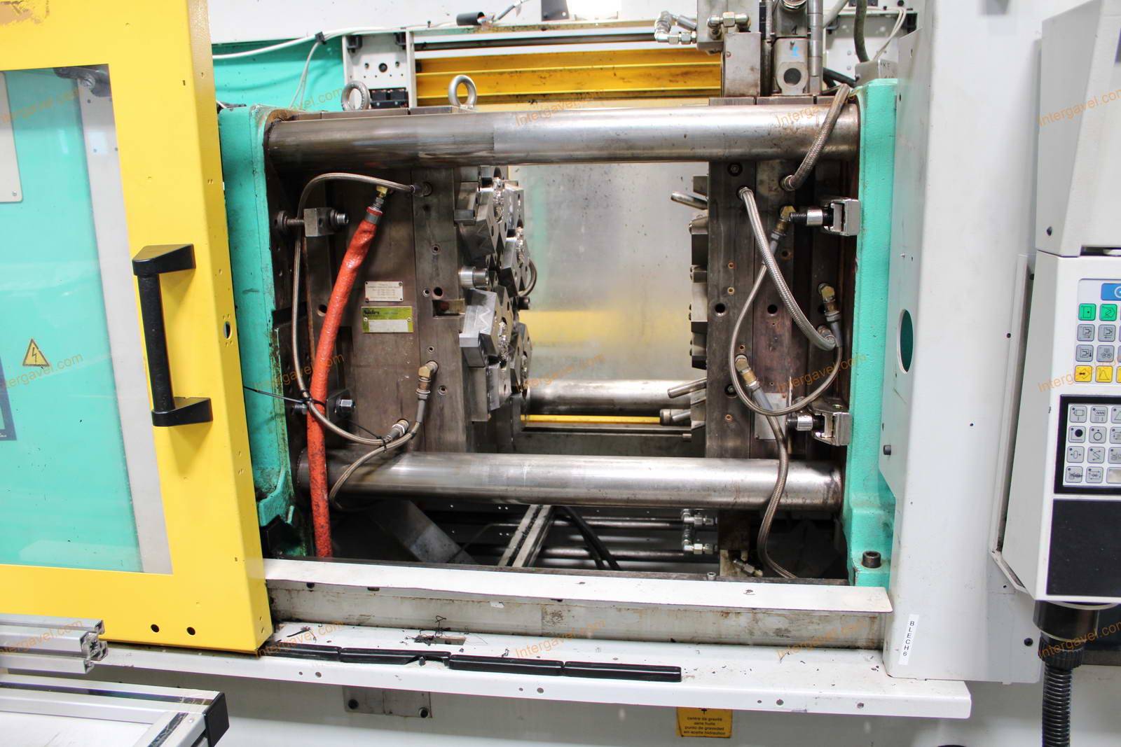 Fröccsöntő gép 6