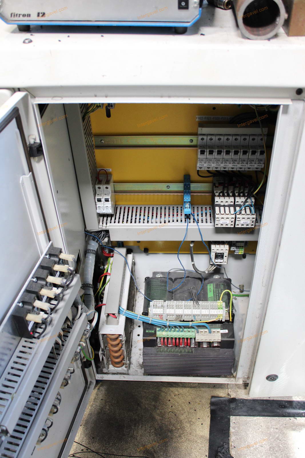 Fröccsöntő gép 14