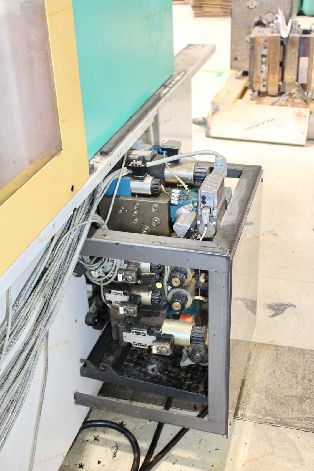 Fröccsöntő gép 16