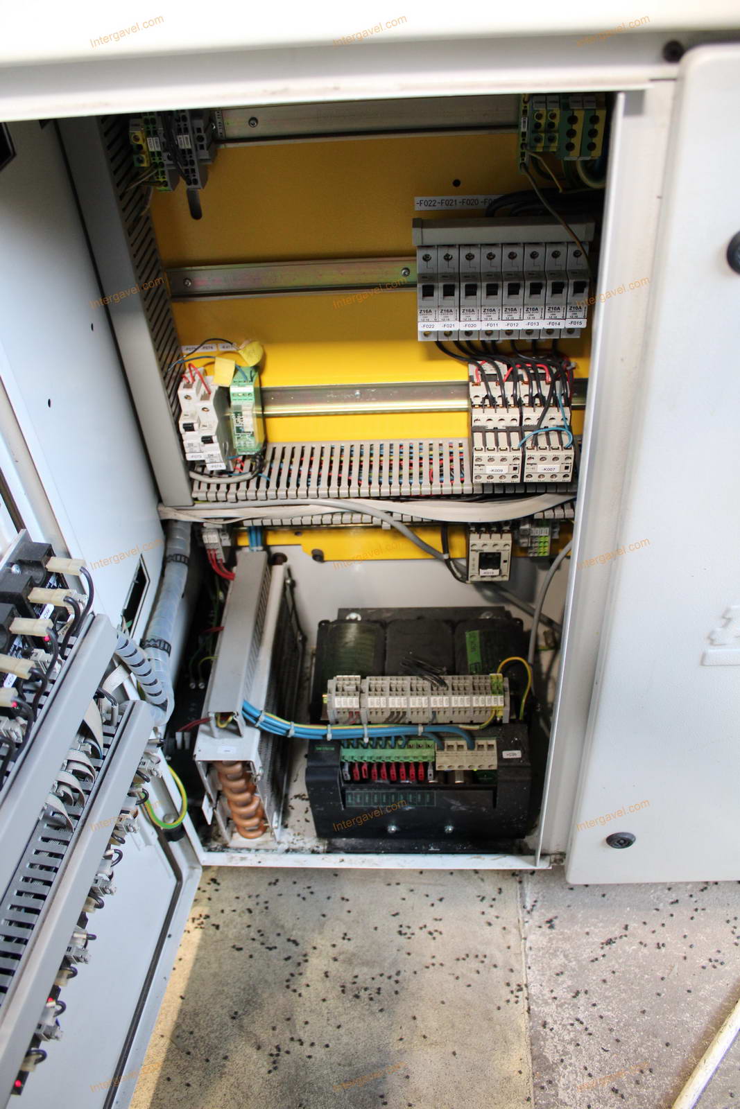 Fröccsöntő gép 14