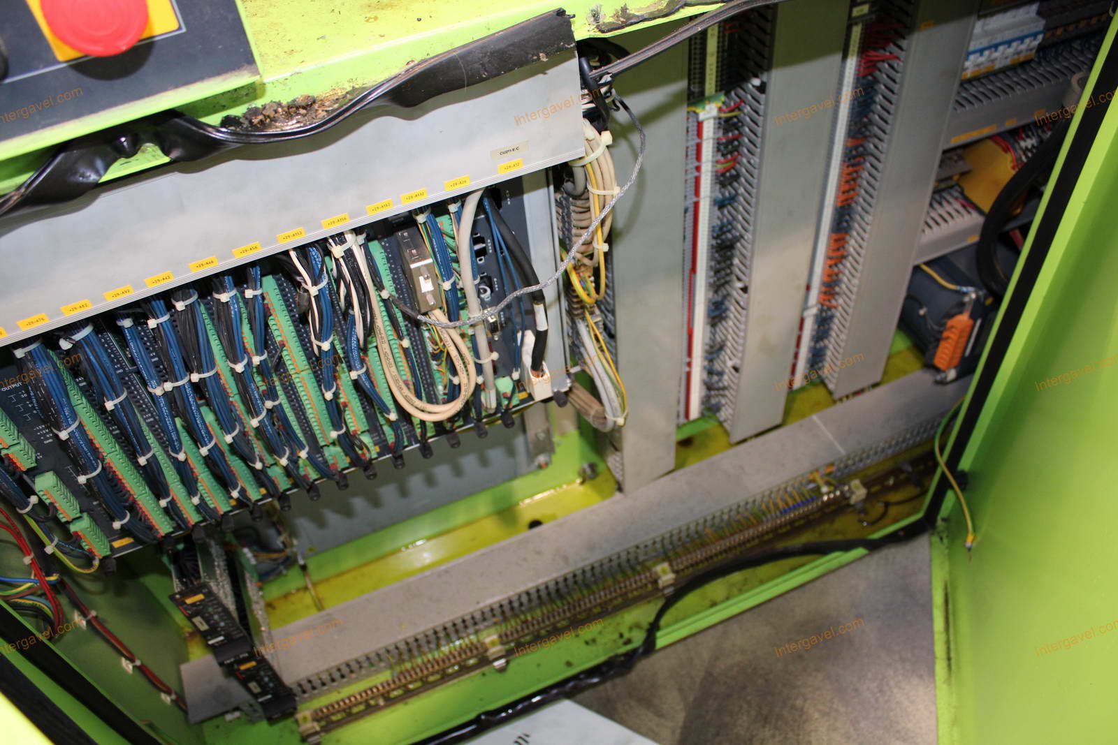 Fröccsöntő gép 12