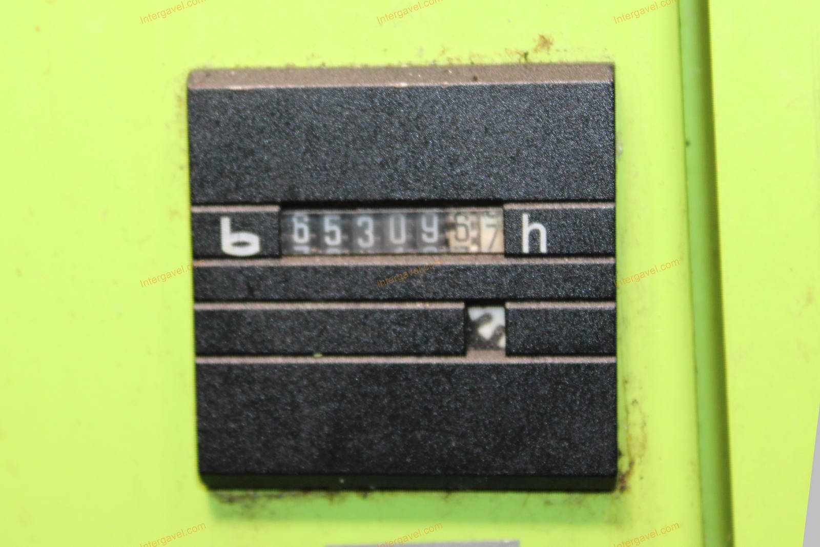 Fröccsöntő gép 16