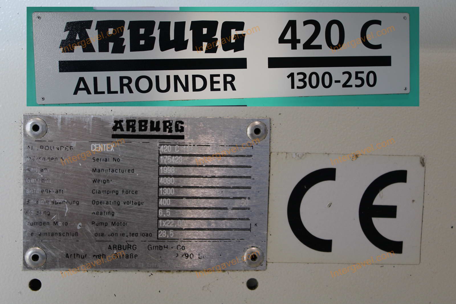 Fröccsöntő gépek kiszolgáló robottal 7