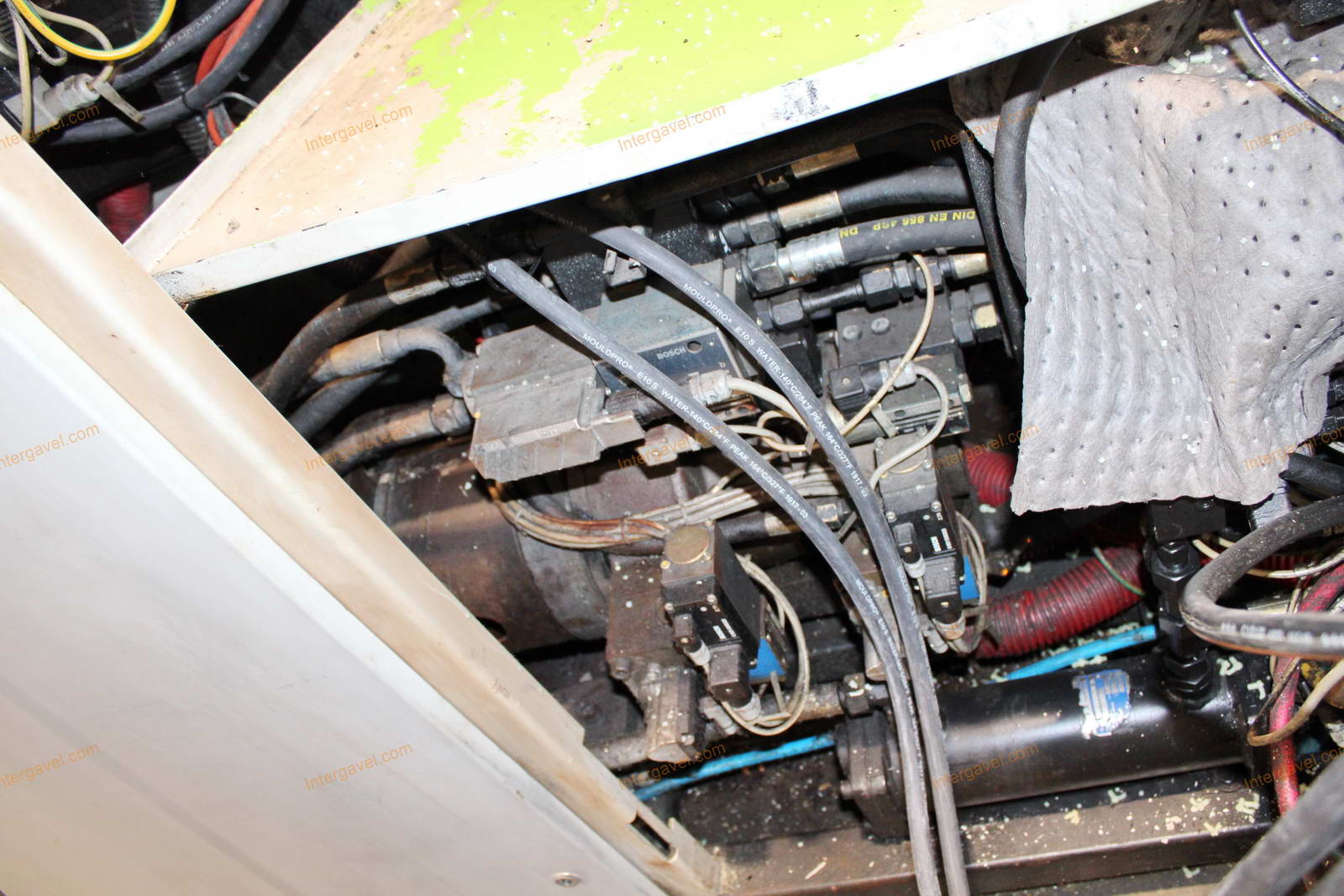 Fröccsöntő gép 16