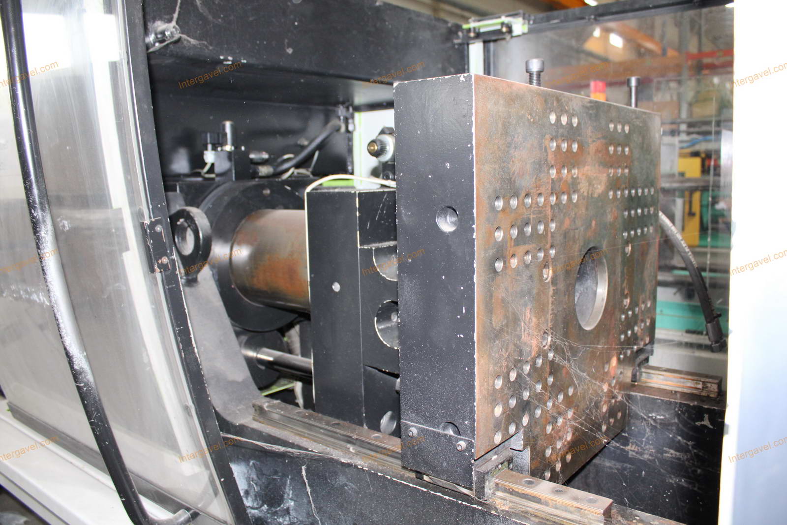 Fröccsöntő gép 8