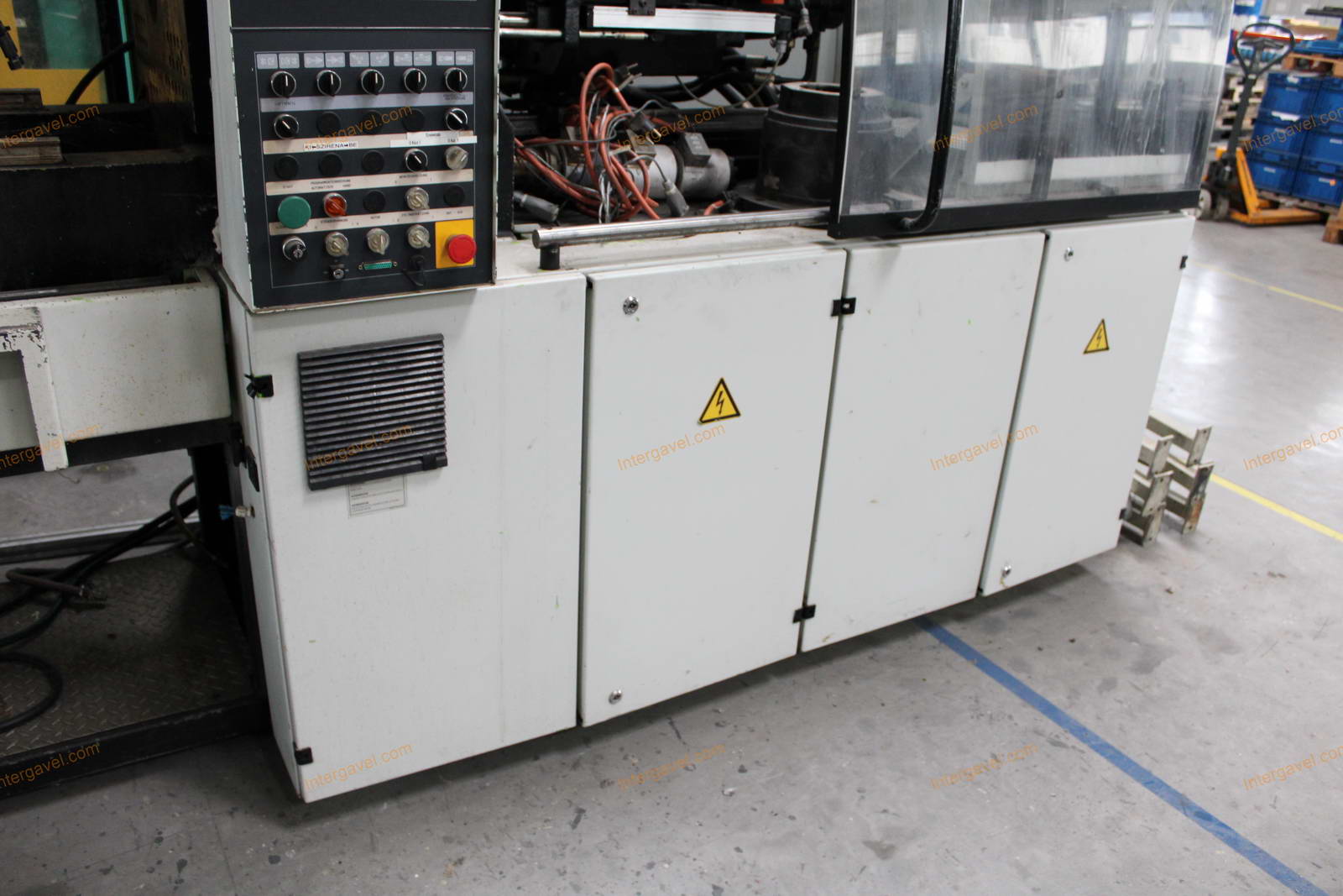 Fröccsöntő gép 11