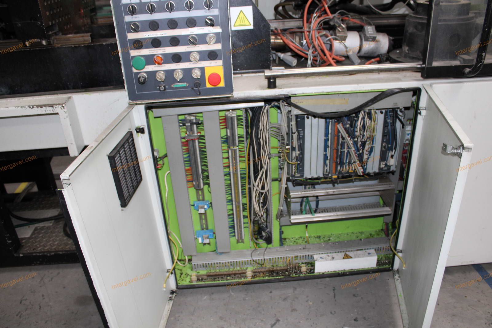 Fröccsöntő gép 12