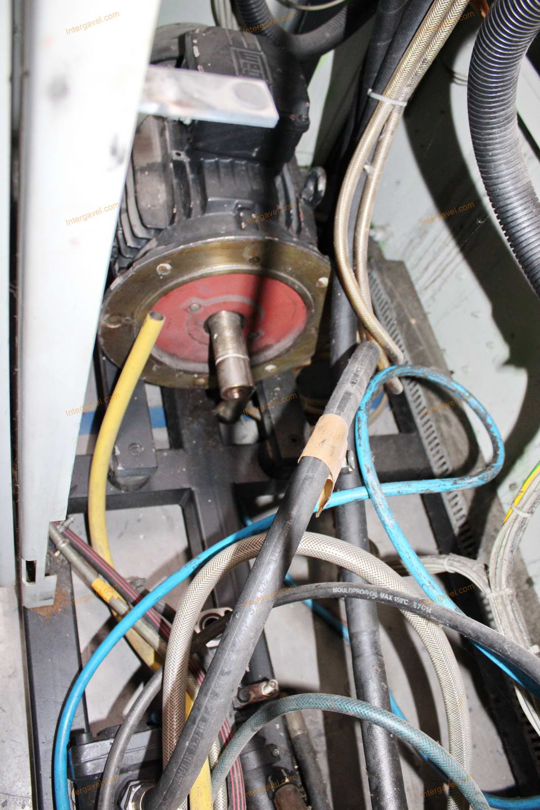 Fröccsöntő gép 16