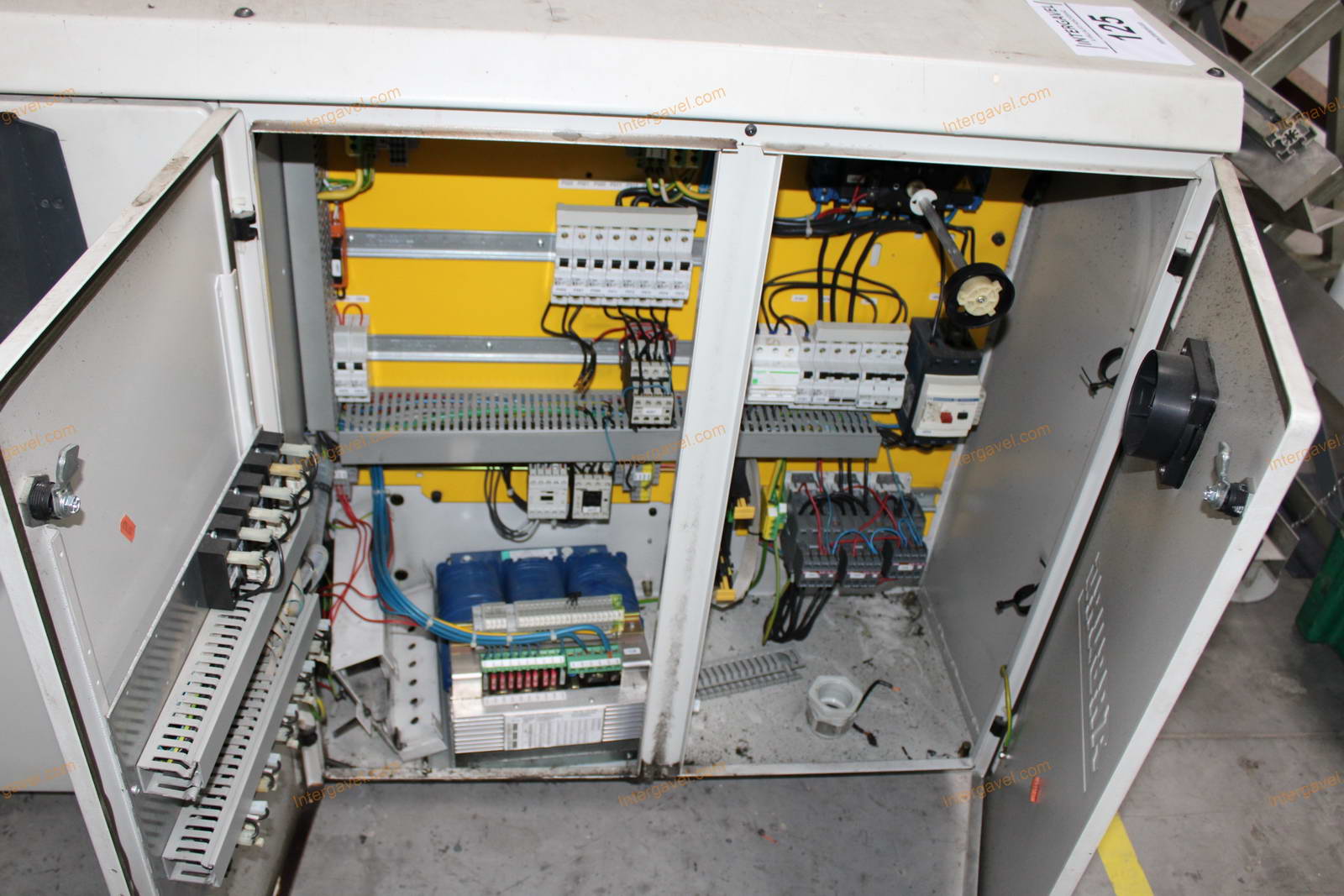 Fröccsöntő gép 12