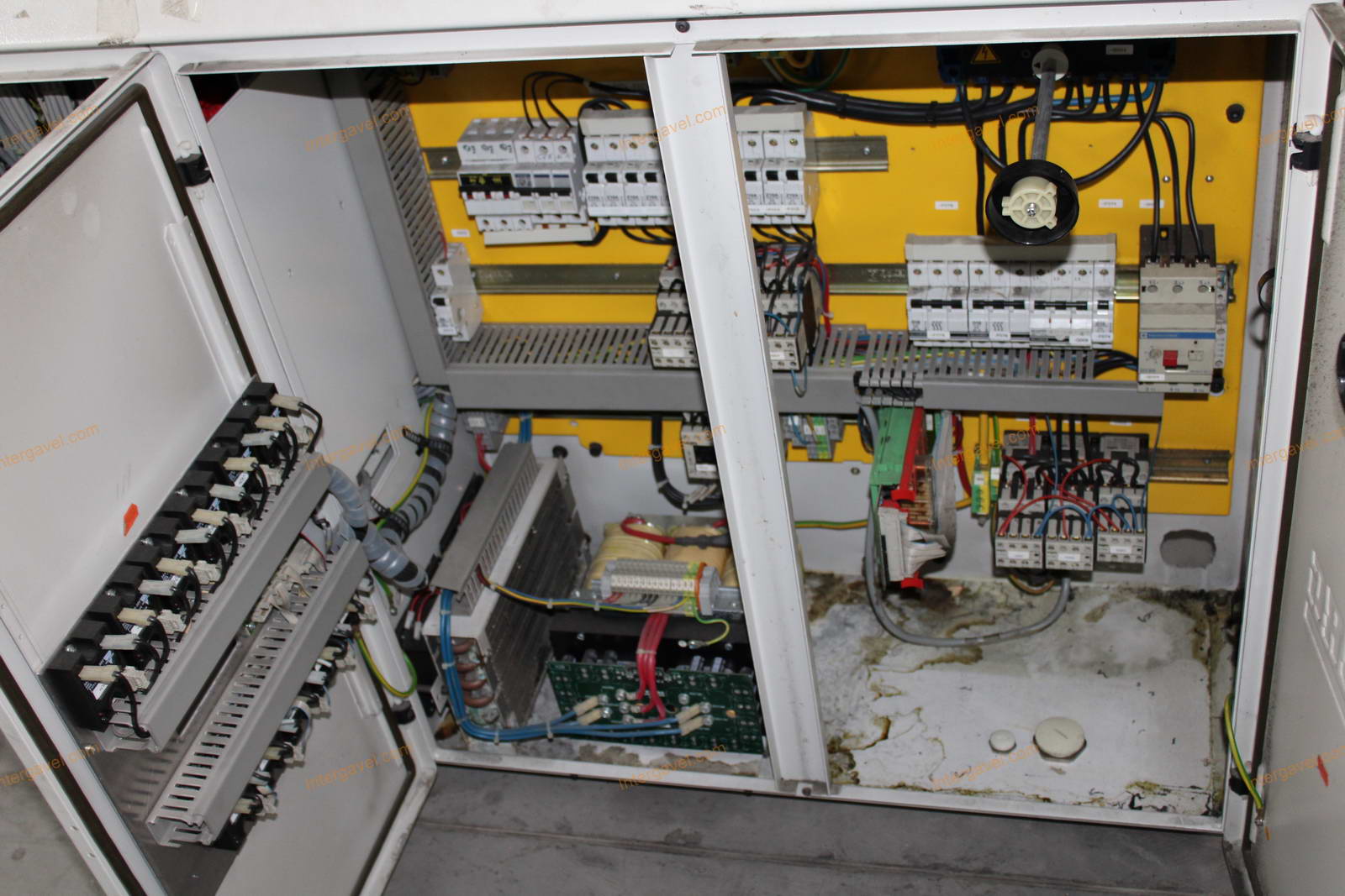 Fröccsöntő gép 12