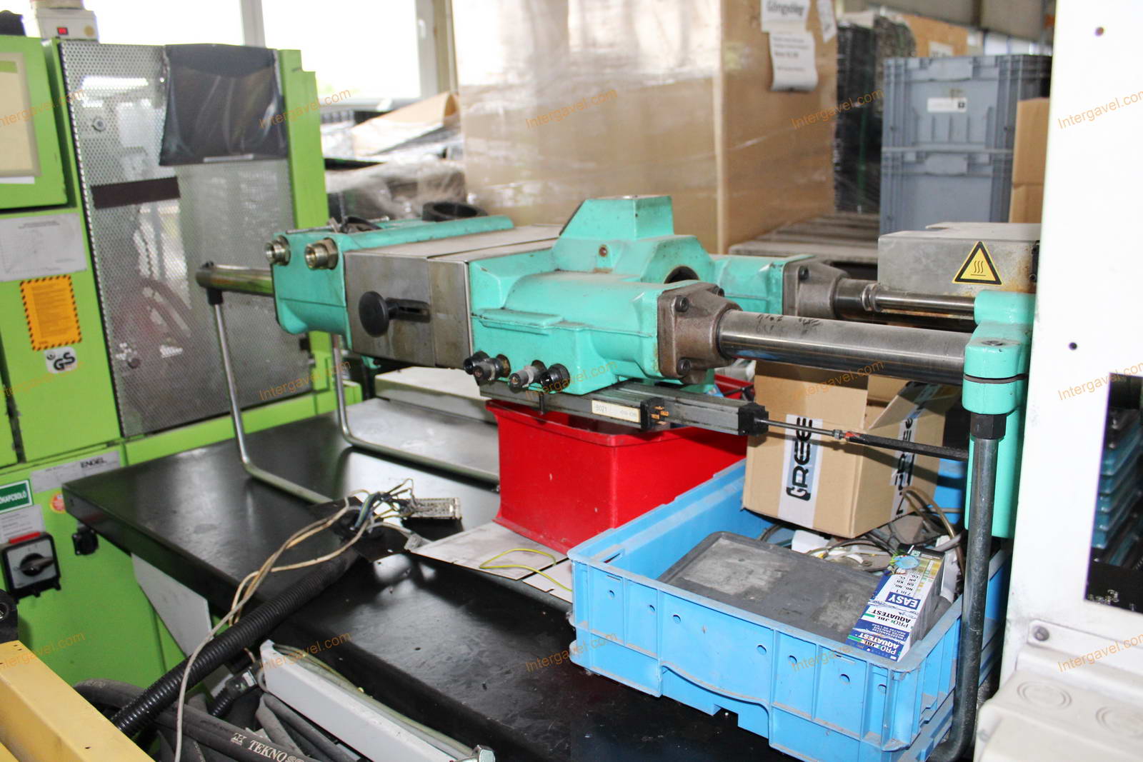 Fröccsöntő gép 12