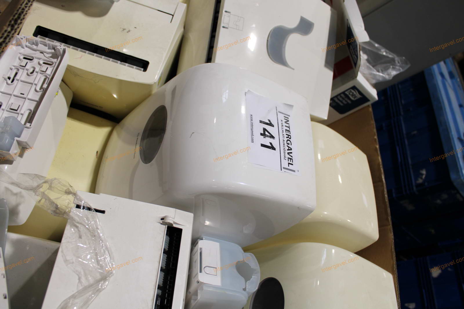 Bontott szaniterek 3