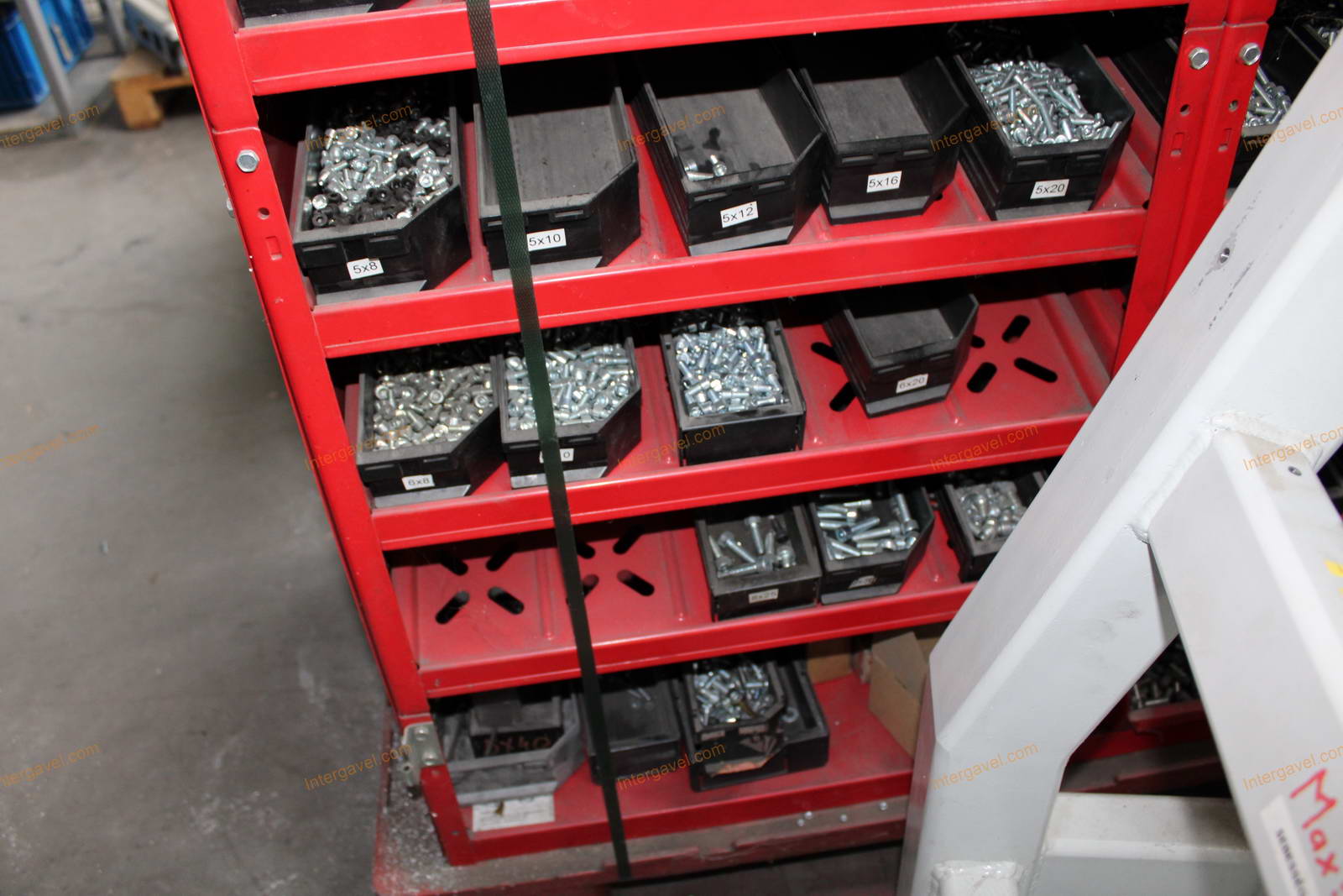 Alkatrész tároló és alkatrészek 3