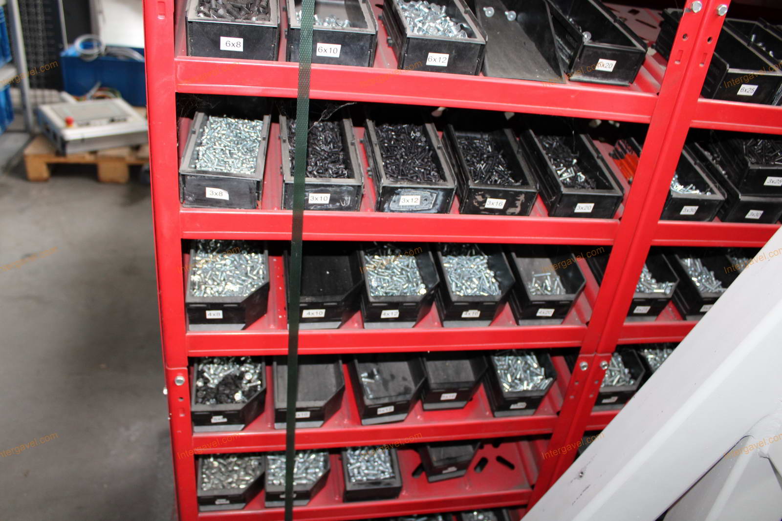 Alkatrész tároló és alkatrészek 4