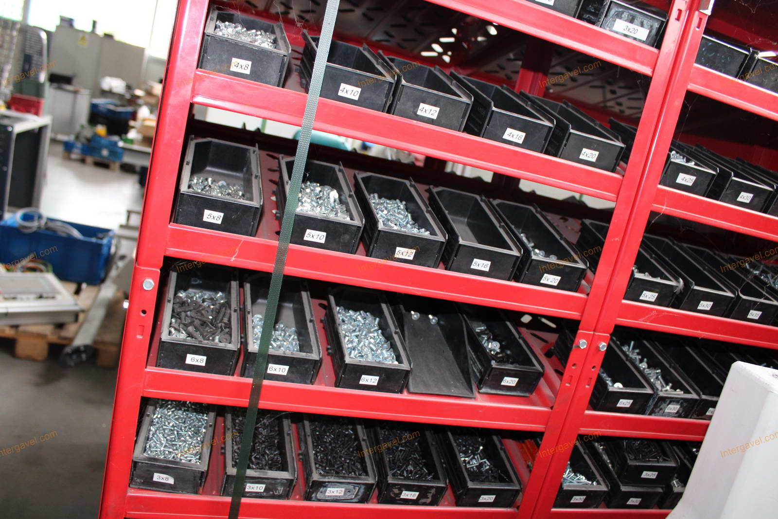 Alkatrész tároló és alkatrészek 5