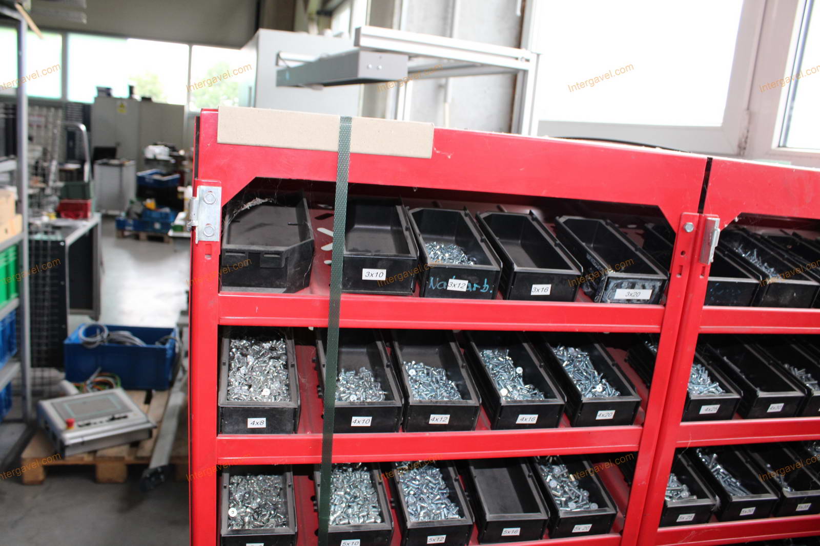 Alkatrész tároló és alkatrészek 6