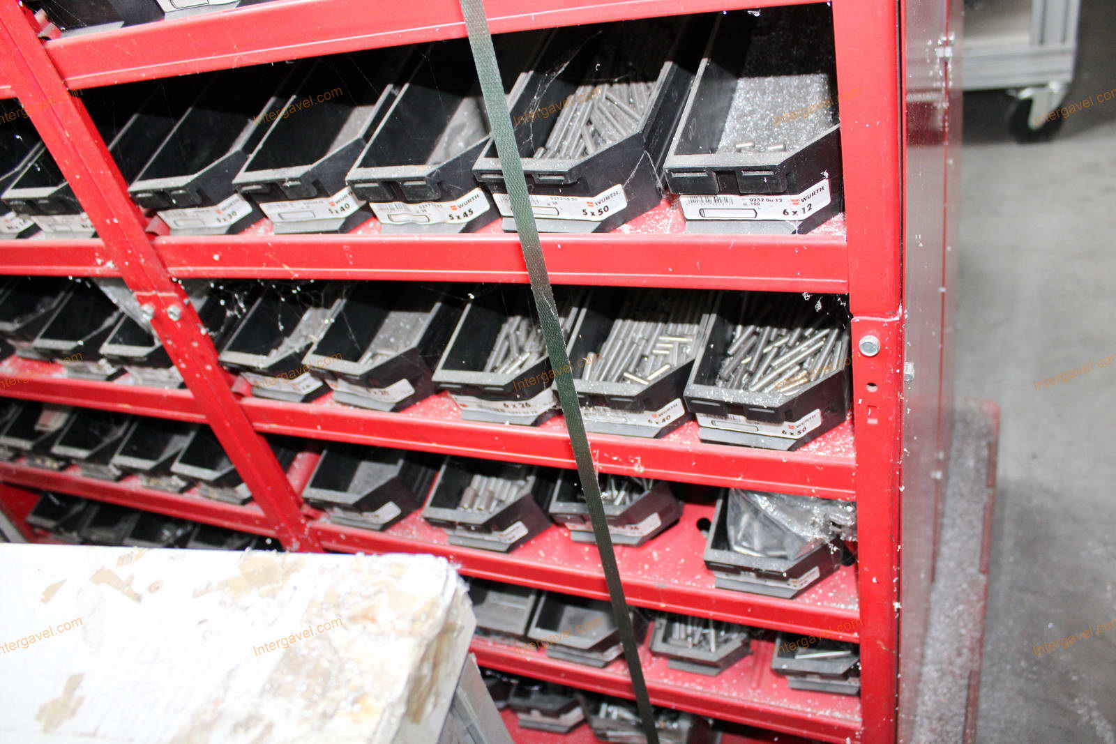 Alkatrész tároló és alkatrészek 9